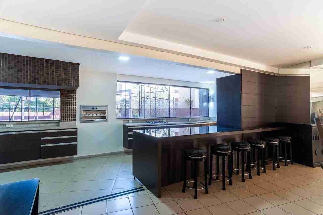 Apartamento à venda no Edifício Palais Lac Dor, 298m² úteis, 4 quartos sendo 2 suítes, 4 vagas, próx  ao lago Igapó - Jardim Londrilar- Londrina,