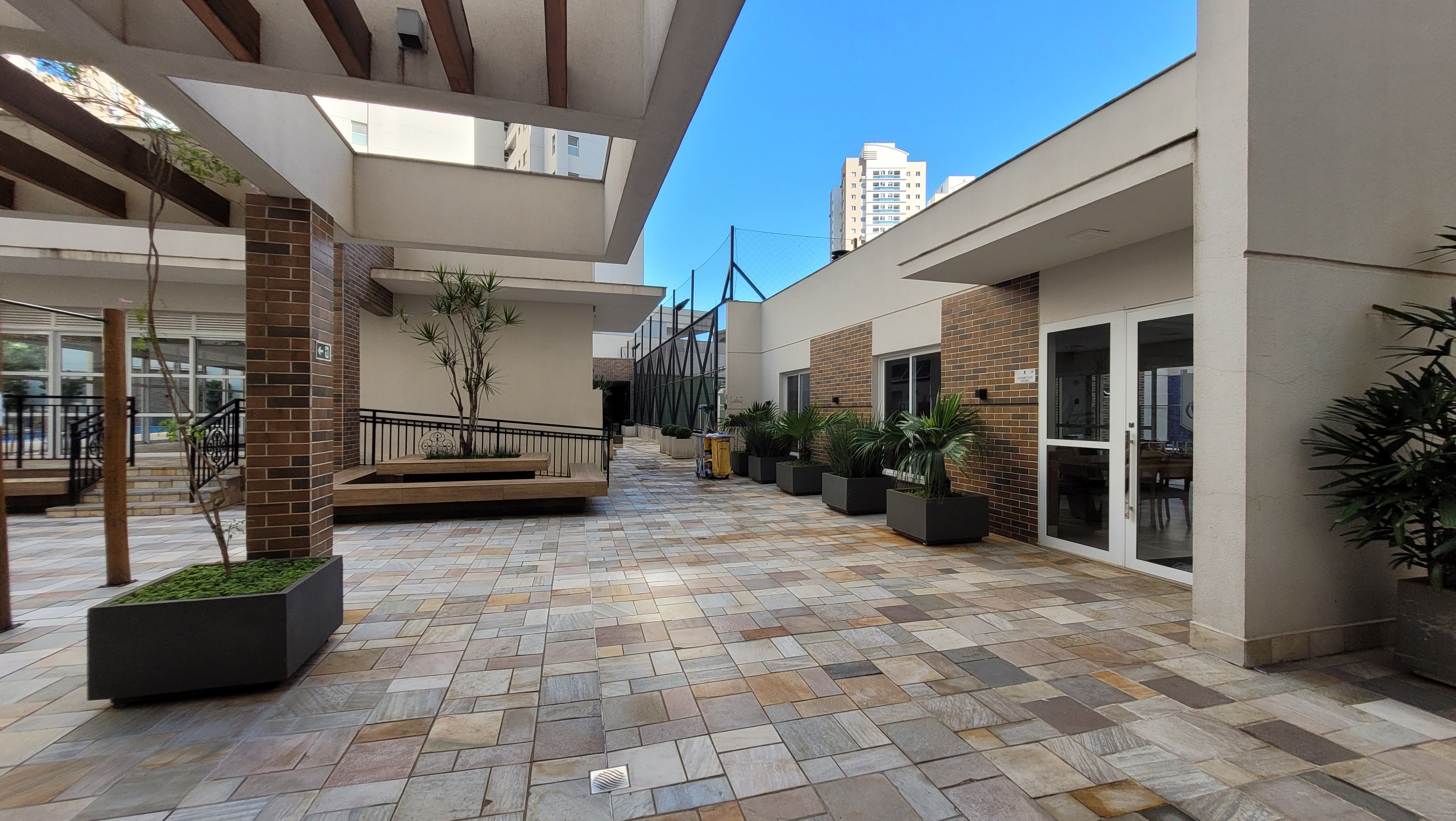 Apartamento  à Venda, 173m² privativos, Ed Queens Park, 3 suítes sendo 1 master, 2 vagas - Gleba Fazenda Palhano, Londrina, PR