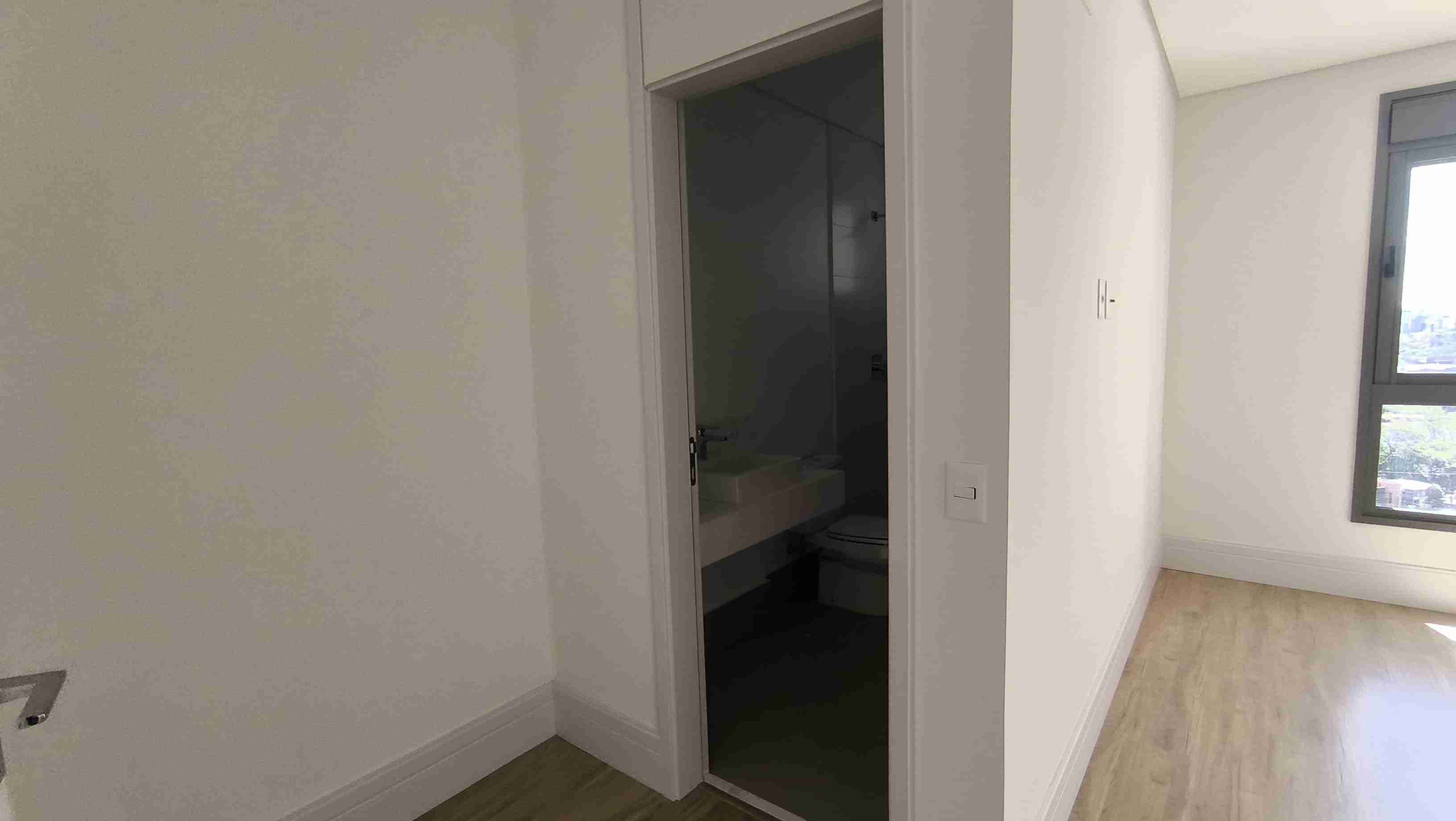 Apartamento à venda no Edifício Le Reve, 323m² úteis, 3 suítes, vista para o lago, 4 vagas - Gleba Palhano, Londrina, PR
