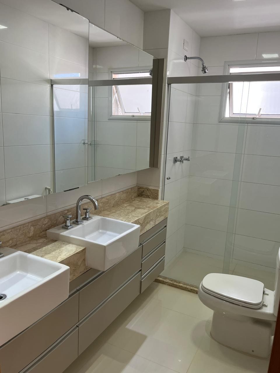 Apartamento à venda, Edifício Alameda Eco Resort , 83m² úteis, 3 dormitórios sendo 1 suíte, 2 vagas , andar alto, Gleba Palhano, Londrina, PR