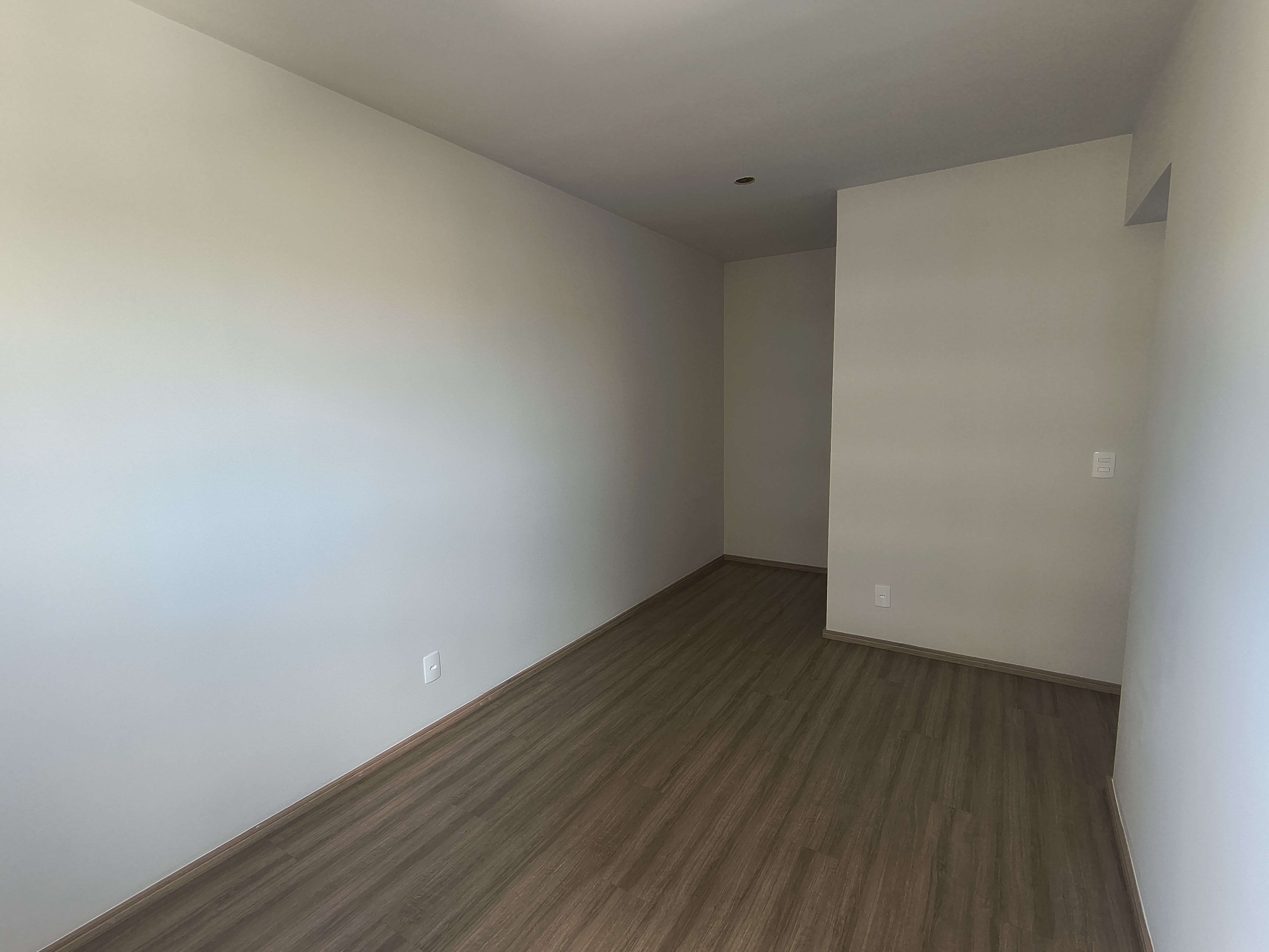 Apartamento à venda, Edifício carmel, 64M² úteis, 2 sendo 1 suíte, Sala estendida, Gleba Palhano,  Londrina - Pr