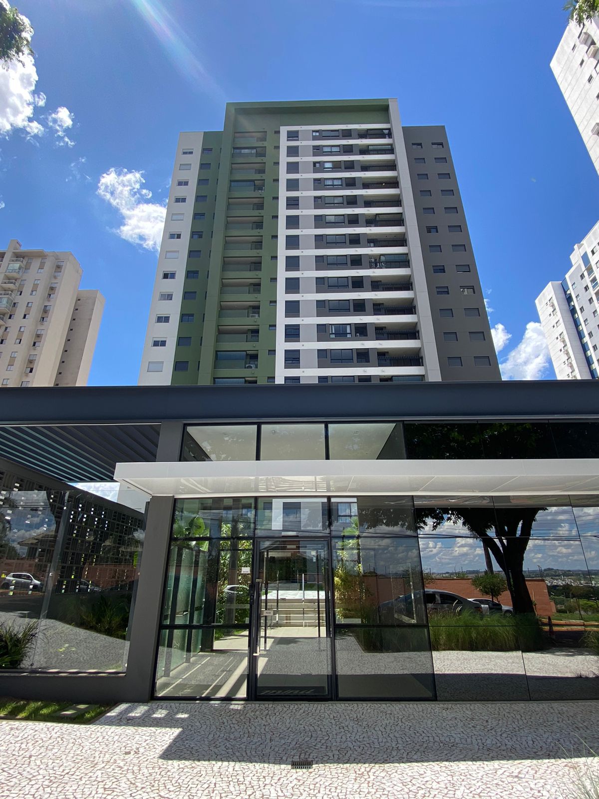 Apartamento novo à Venda, Edifício Mind, 02 quartos sendo 1 suíte, 02 vagas, andar alto, sacada fechada no skinglass- Terra Bonita, Londrina PR