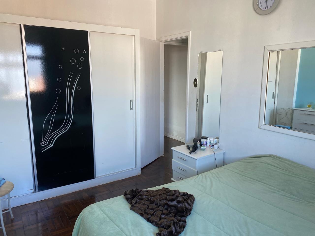 Apartamento à venda, 160 m²  úteis, 4 quartos sendo 1 suíte,  andar alto no Edifício Centro Comercial- Centro, Londrina, PR