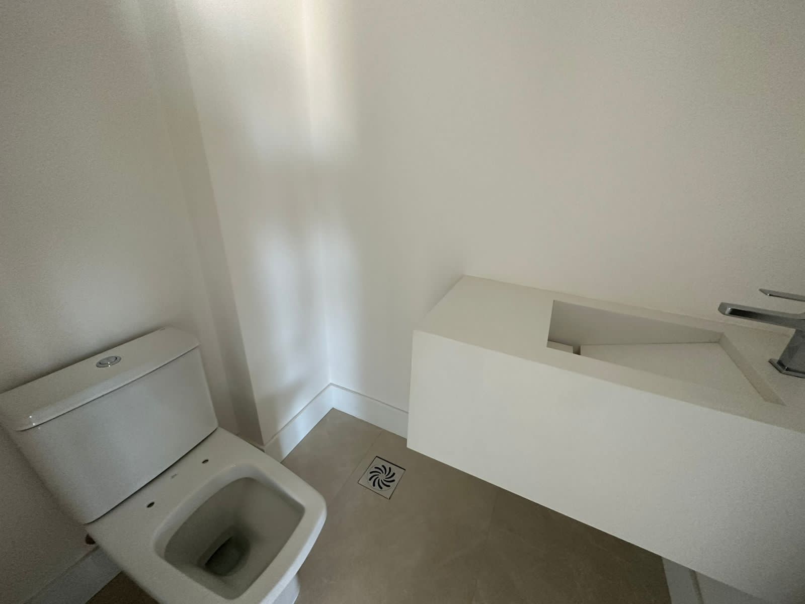 Apartamento à venda, Edifício Grand Palais,  216m² úteis, 3 suítes, sacada c/ skinglas, elevador privativo, 3 vagas , andar alto -Gleba Palhano- 
