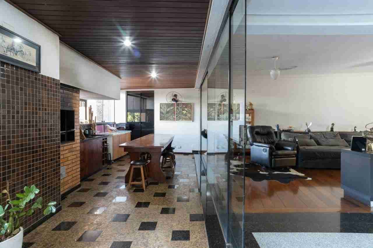 Apartamento à venda no Edifício Palais Lac Dor, 298m² úteis, 4 quartos sendo 2 suítes, 4 vagas, próx  ao lago Igapó - Jardim Londrilar- Londrina,
