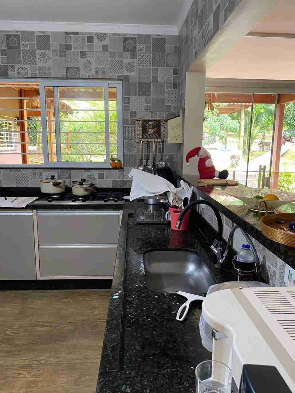 Chácara à venda, 6 mil m², casa com 250m² úteis, 3 quartos sendo 1 suíte, poço artesiano, baia de cavalos, 8km de Londrina- Limoeiro Fazenda Nata