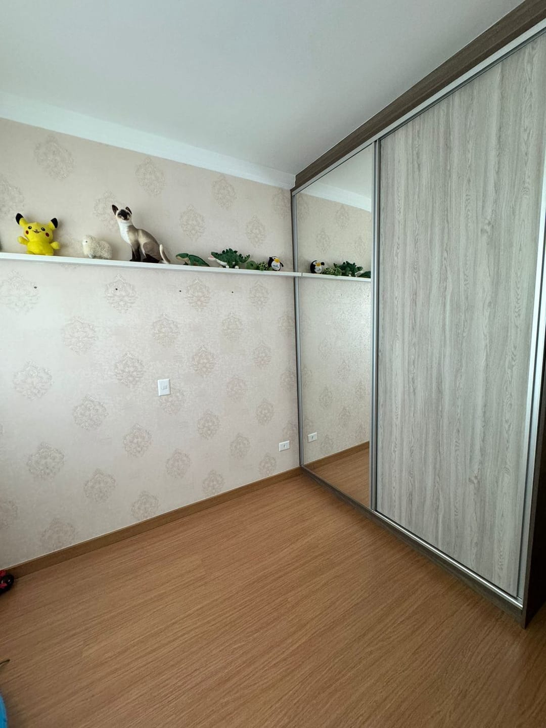 Casa à venda, Condomínio Morada das Flores, 160m² úteis, 3 quartos sendo 1 suíte, todo planejado -  Cambé/PR