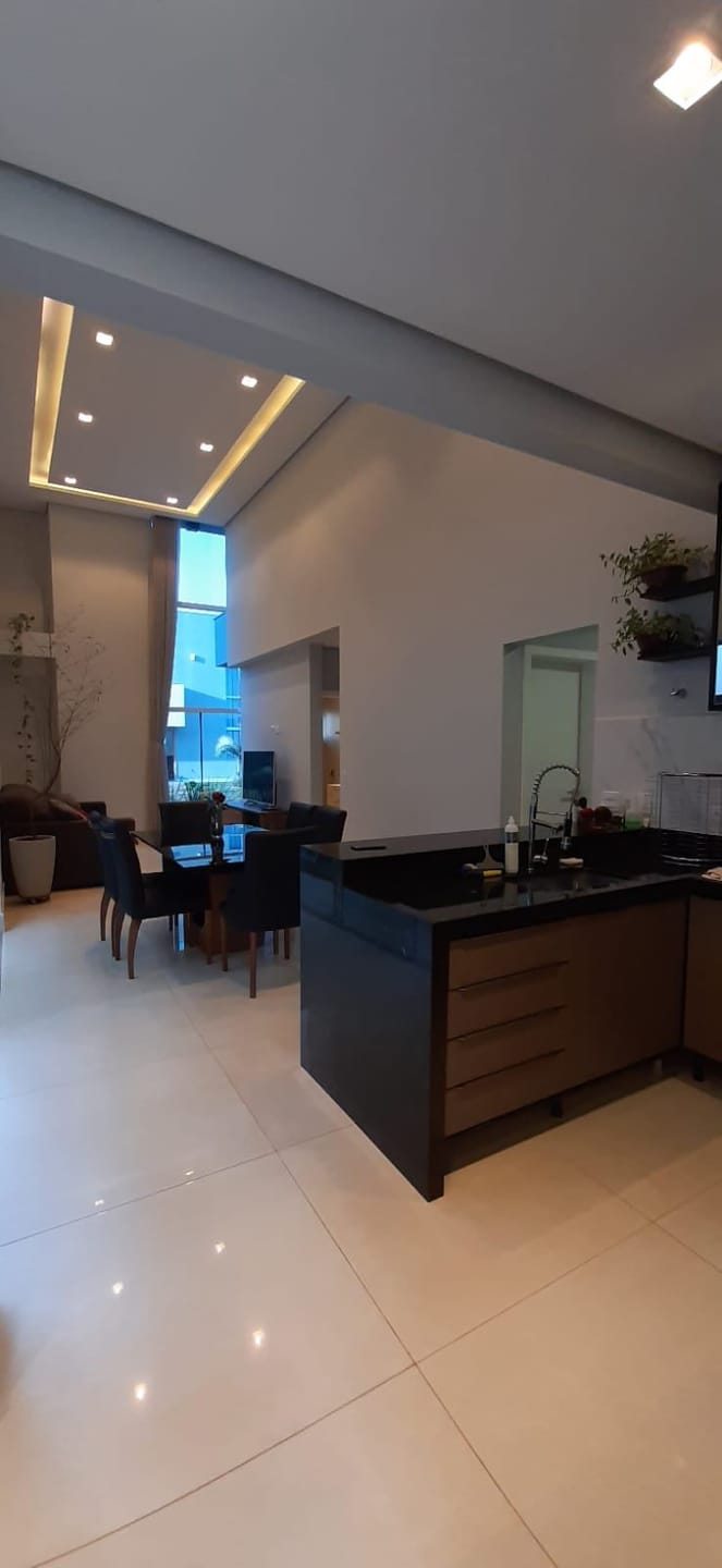 Casa à venda/ 3 quartos (sendo 1 suíte master com hidro)- Cond. Royal Maison Londrina, PR