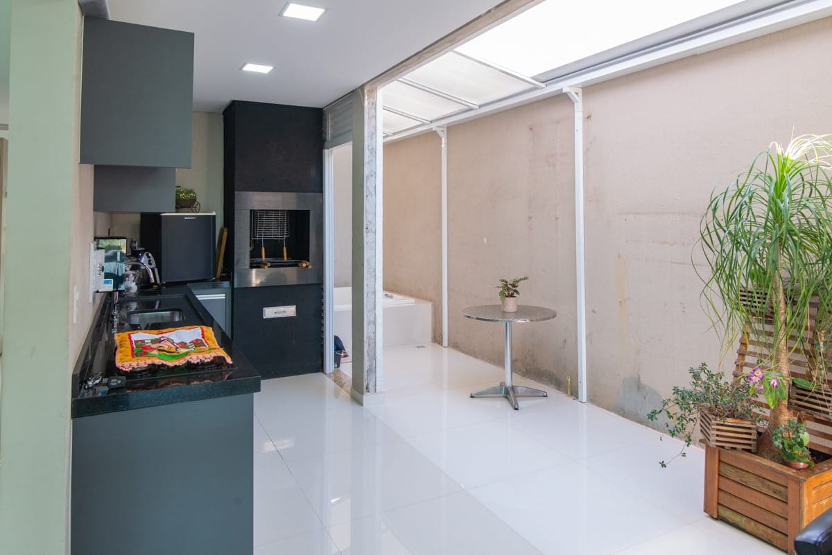 Sobrado  à venda, Condomínio Golden Park, 365 m² úteis, 3 quartos sendo 1 suíte master -  Zona Leste - Londrina/PR