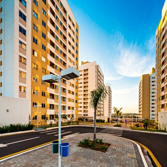 Apartamento à venda, Ed. Marco dos Pioneiros  2 Dorm, Mobiliado, Sacada c/ Churrasqueira, Andar Alto, Jard. Morumbi, Londrina, PR