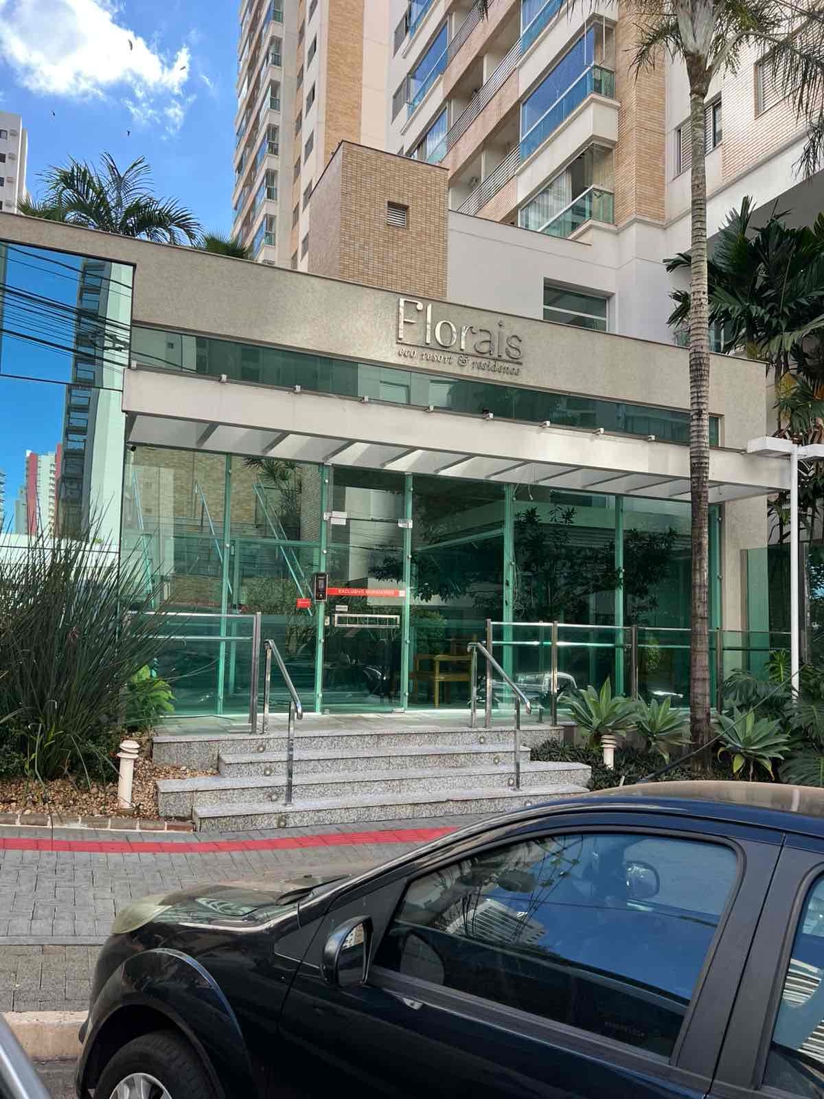 Apartamento  à Venda, Edifício Florais Eco Resort, 75m² úteis, 3 quartos sendo 1 suíte, andar alto, completo armários - Gleba Fazenda Palhano, Lo