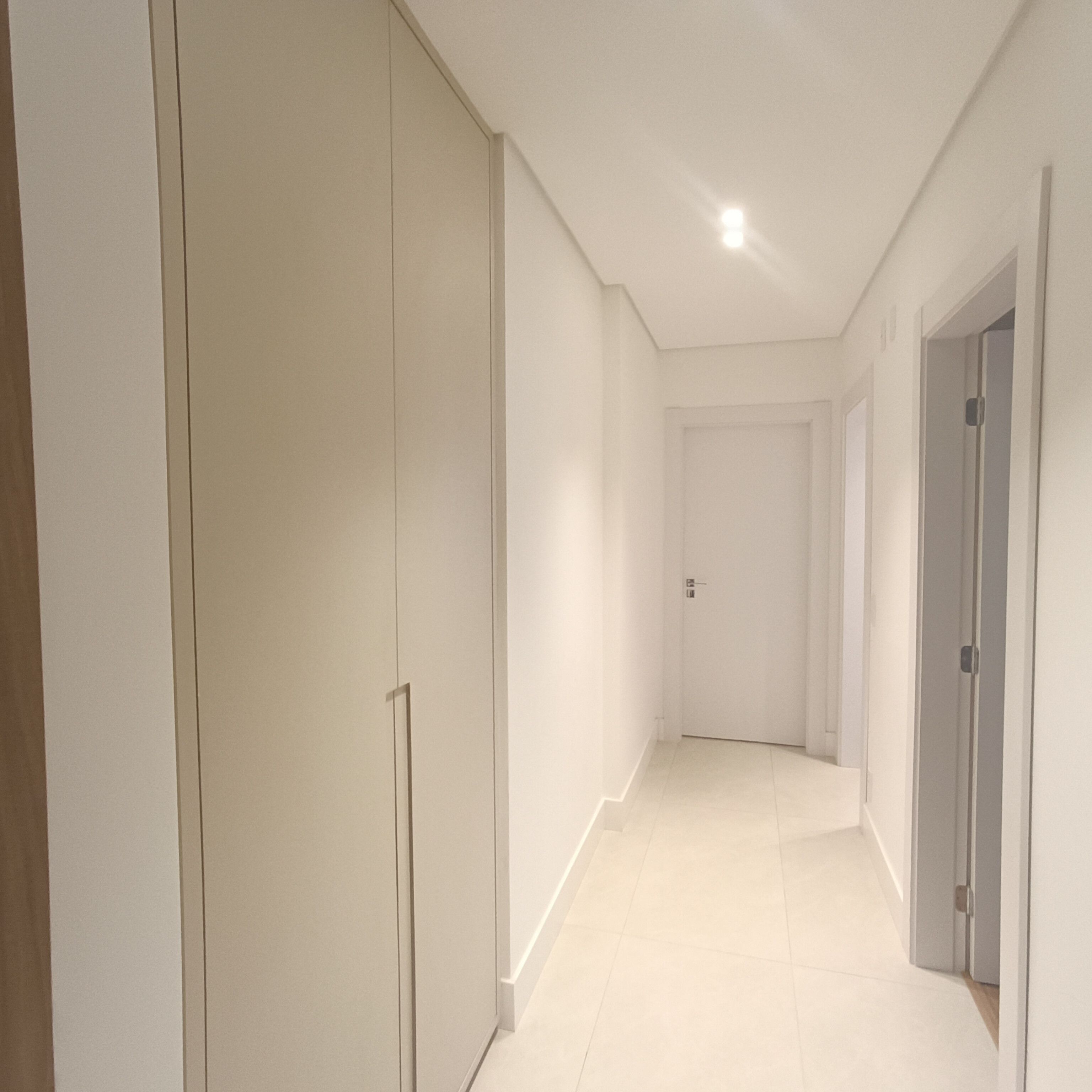 Apartamento à Venda, Ed Grand Palais, 3 suítes , completo em móveis planejados, andar alto- Gleba Fazenda Palhano, Londrina, PR