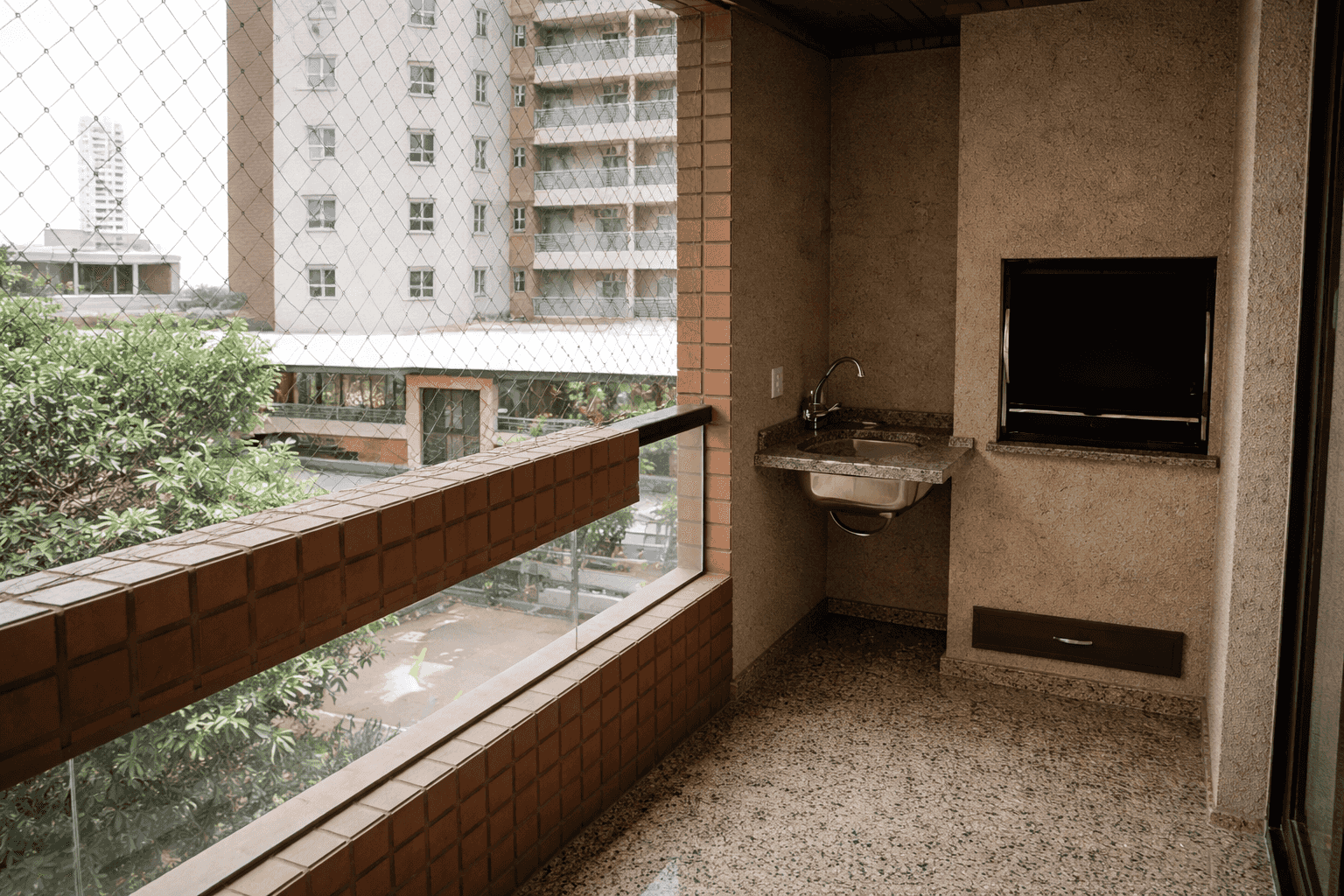 Aluga-se apartamento de 4 quartos na Gleba Fazenda Palhano com planejados, Londrina, PR