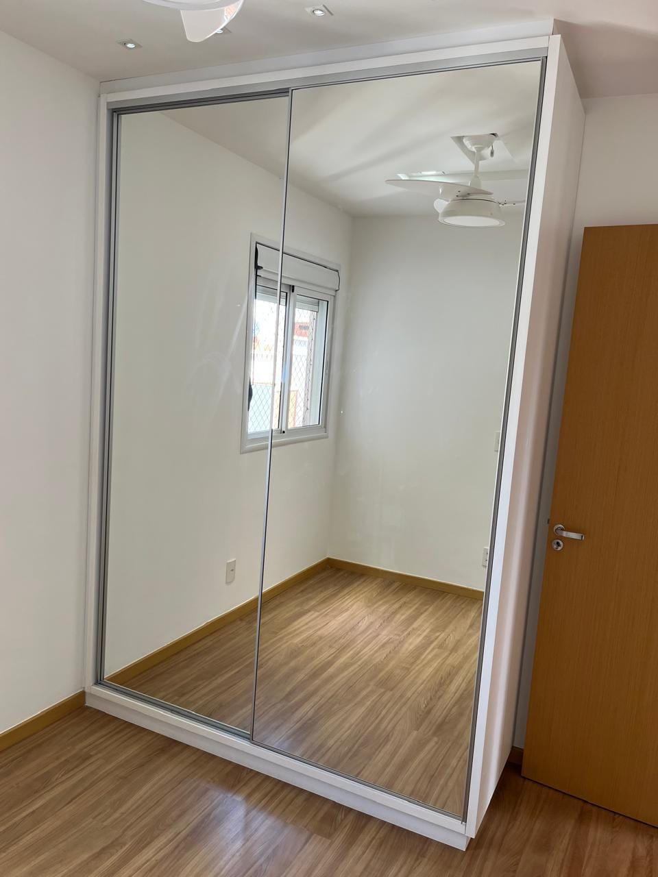 Apartamento à venda, Edifício Alameda Eco Resort , 83m² úteis, 3 dormitórios sendo 1 suíte, 2 vagas , andar alto, Gleba Palhano, Londrina, PR