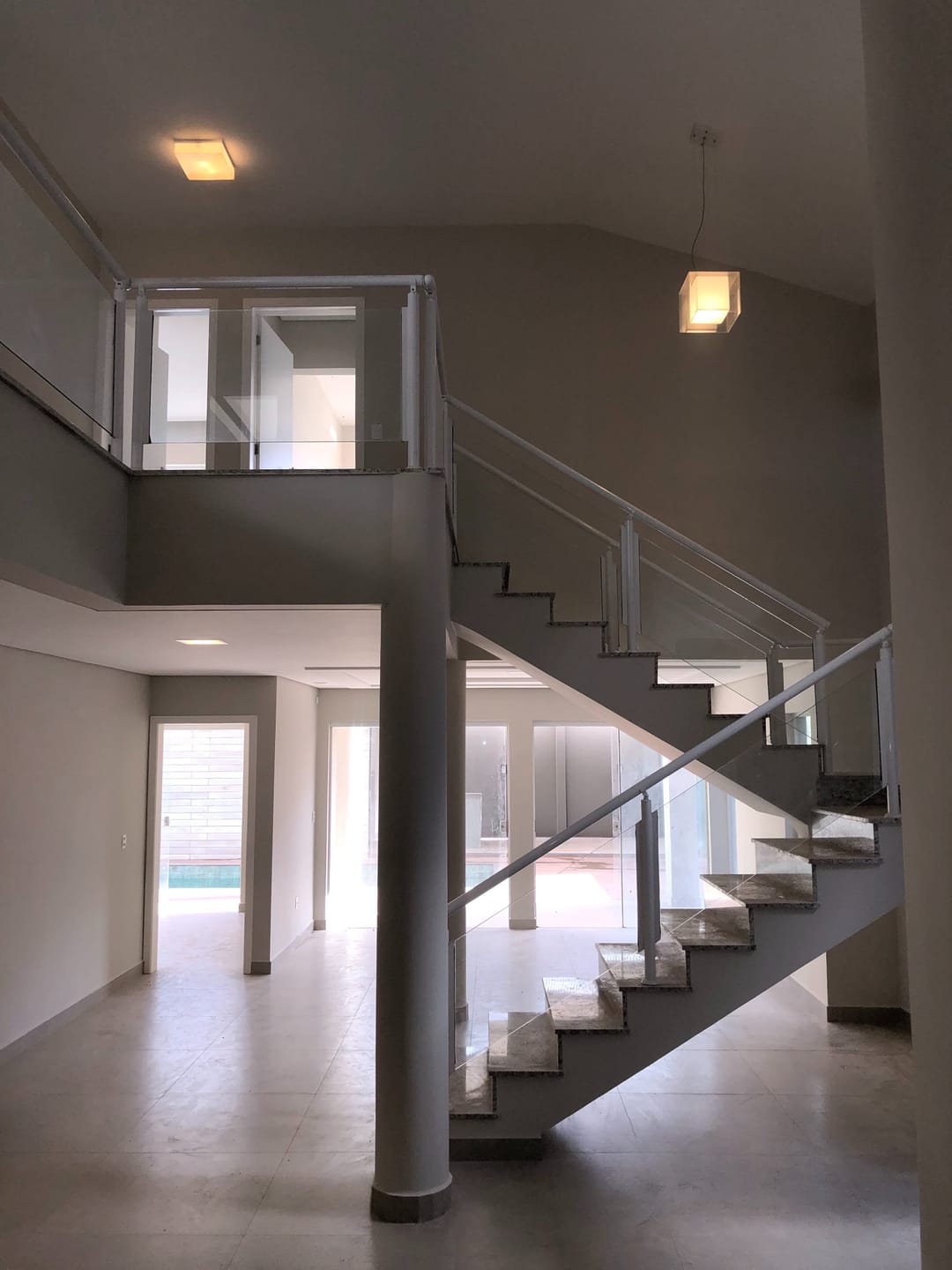 Casa à venda , Condomínio Acácia Imperial, 400m² privativos, 4 suítes, churrasqueira e piscina - Royal, Londrina, PR
