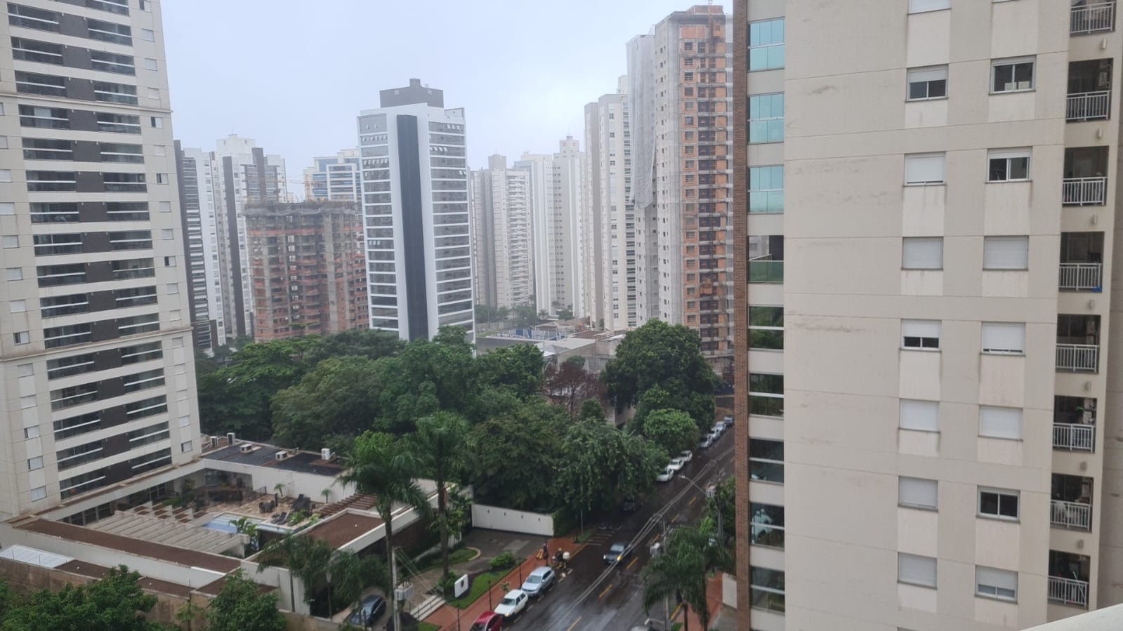 Apartamento à Venda, Edifício NYC Palhano, 69m²úteis, 3 quartos sendo 1 suite, todo planejado, 2 vagas, andar alto- Gleba Palhano- Londrina, PR