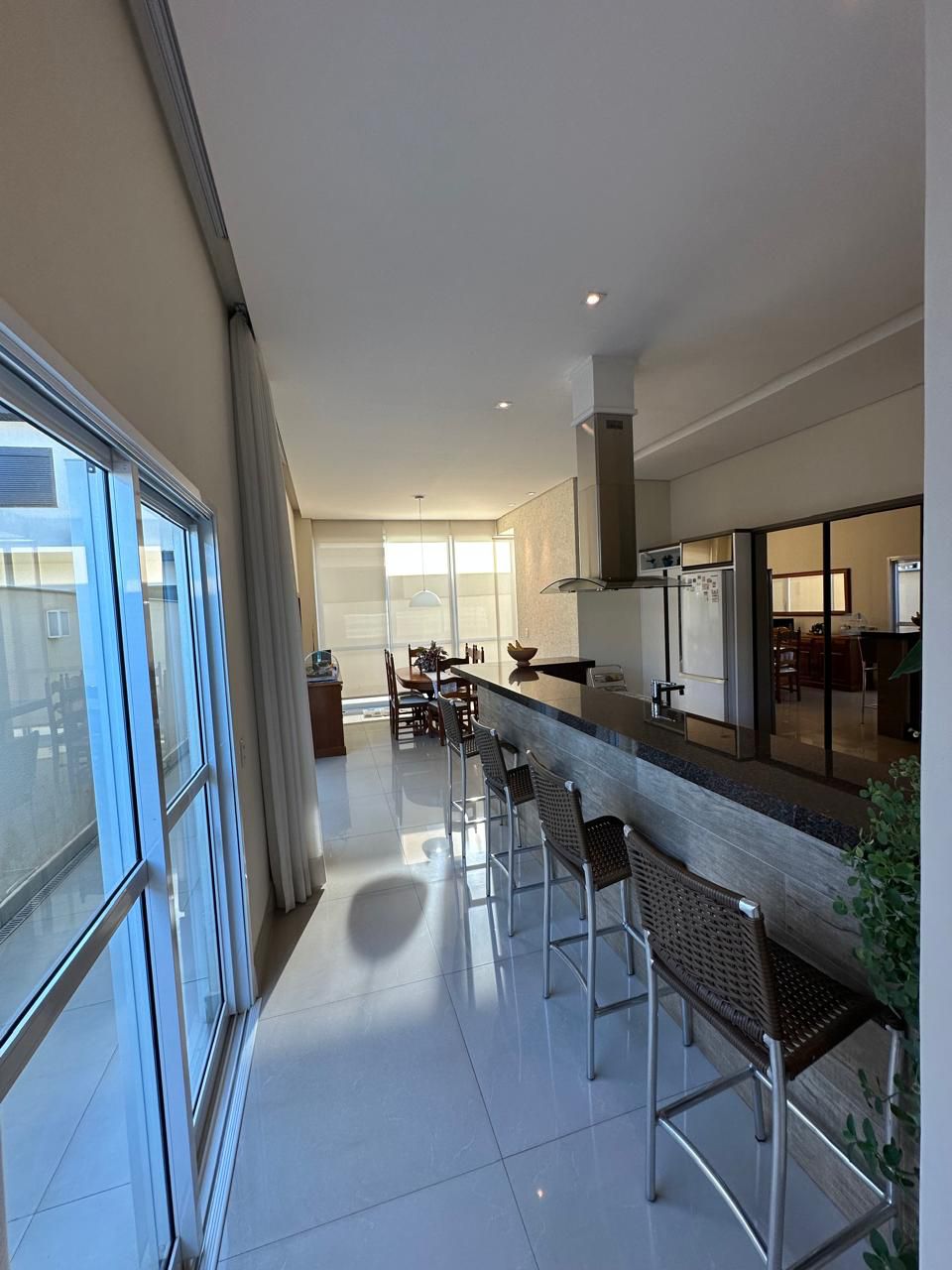 Casa à venda, 3 quartos sendo 1 demi suite, 360 m², Condomínio  Ville Campestre, Londrina, PR