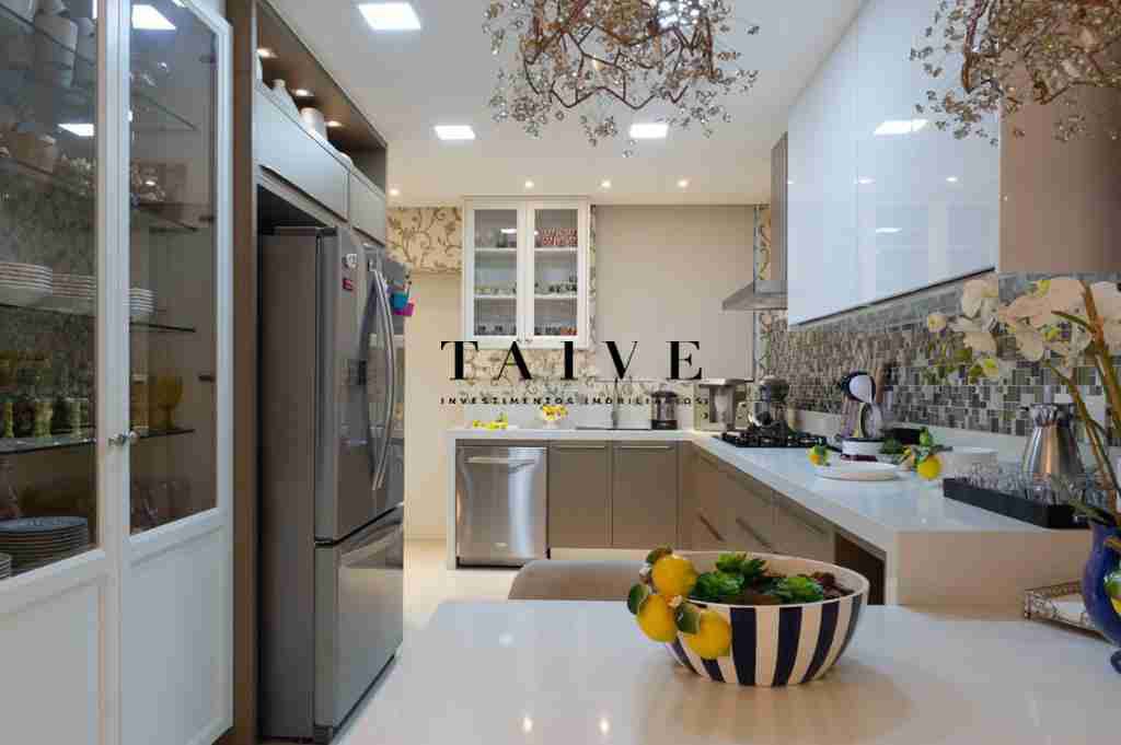 Apartamento  à Venda, Edifício Venezia, 172m² úiteis, 2 suítes, 3 vagas, todo planejado - Centro, Arapongas, PR