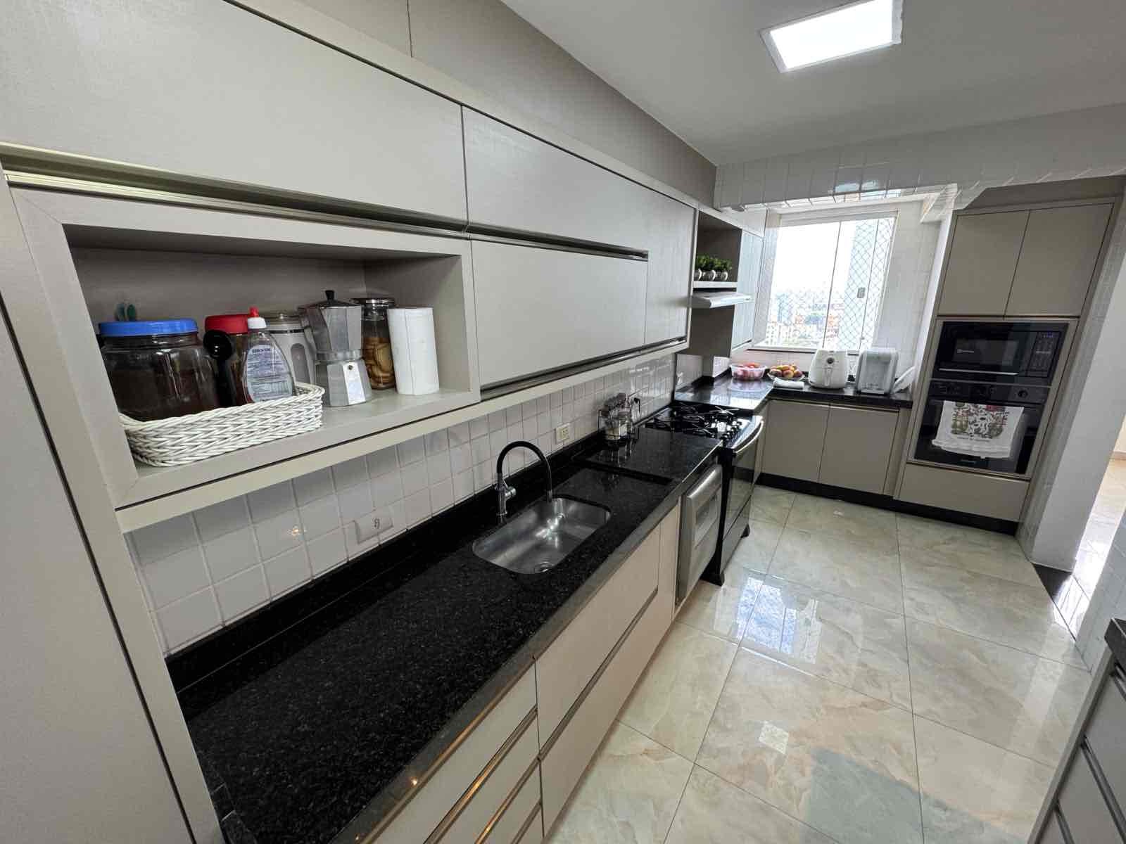 Apartamento triplex  à venda, 238m² úteis, 3 quartos sendo 1 suíte, amplo rooftop com churrasqueira,  2 vagas Boa vista, Londrina, PR