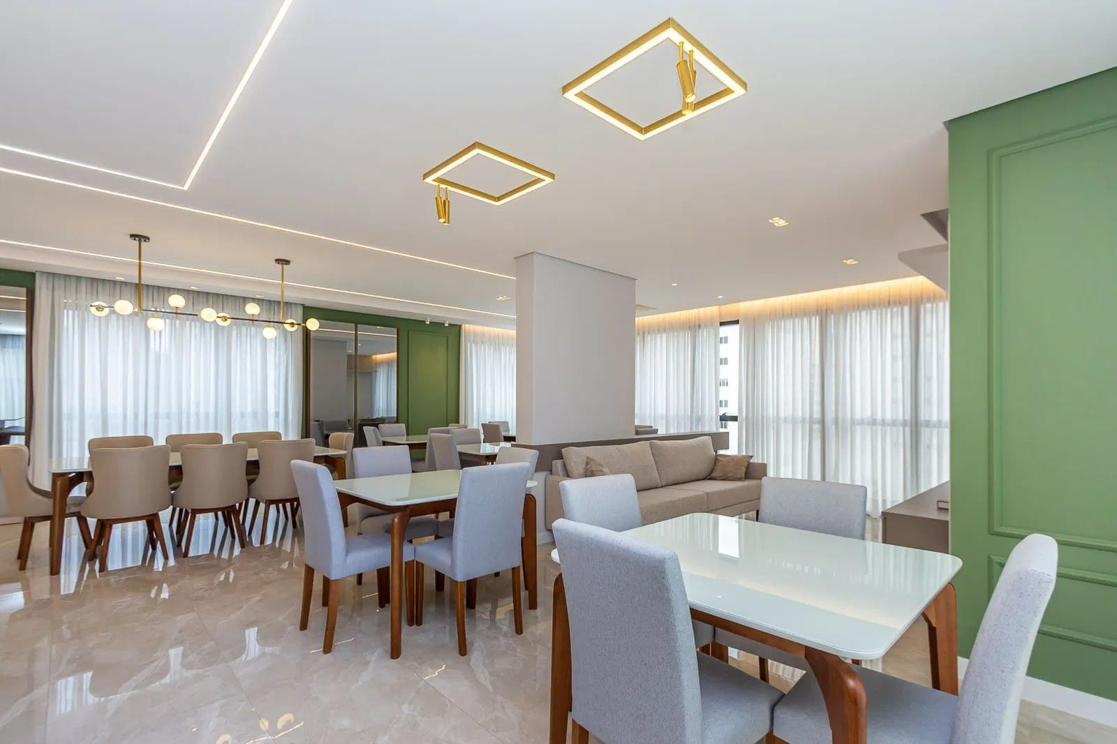 Apartamento à venda, Edifício Costa, 136m²úteis,  4 suítes, 1 Lavabo, 2 vagas, próximo a roda gigante, Pioneiros, Barra norte- Balneário Camboriú