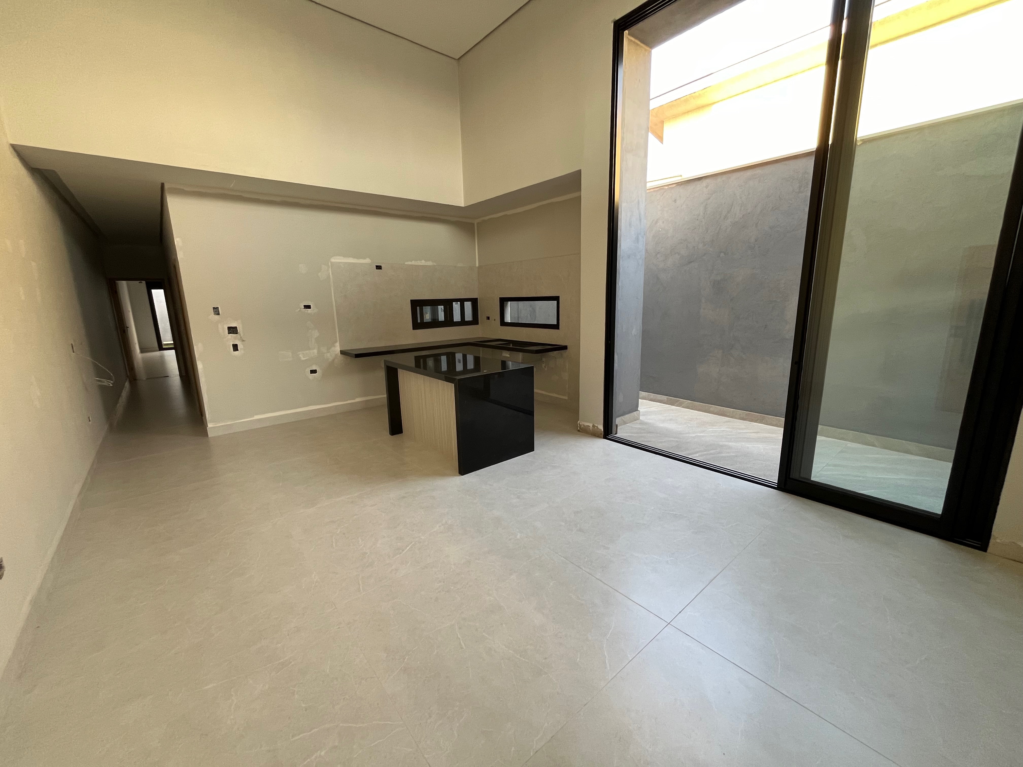 Casa  alto padrão,  à Venda, 140m², 3 dormitórios, 1 suíte próximo ao Aeroporto - Dom Pedro, Londrina, PR