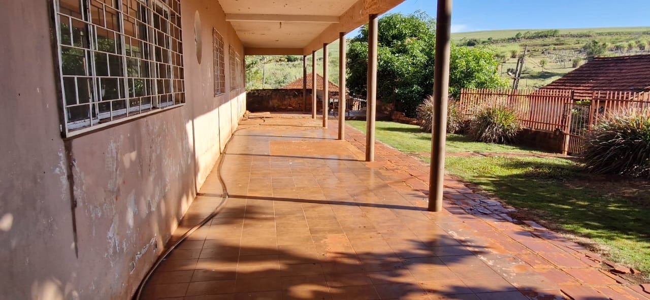 Fazenda à Venda, 102 alqueires, pastagem e plantio, com casas sede, funcionários e Colonia, barracões- região de Bandeirantes, PR