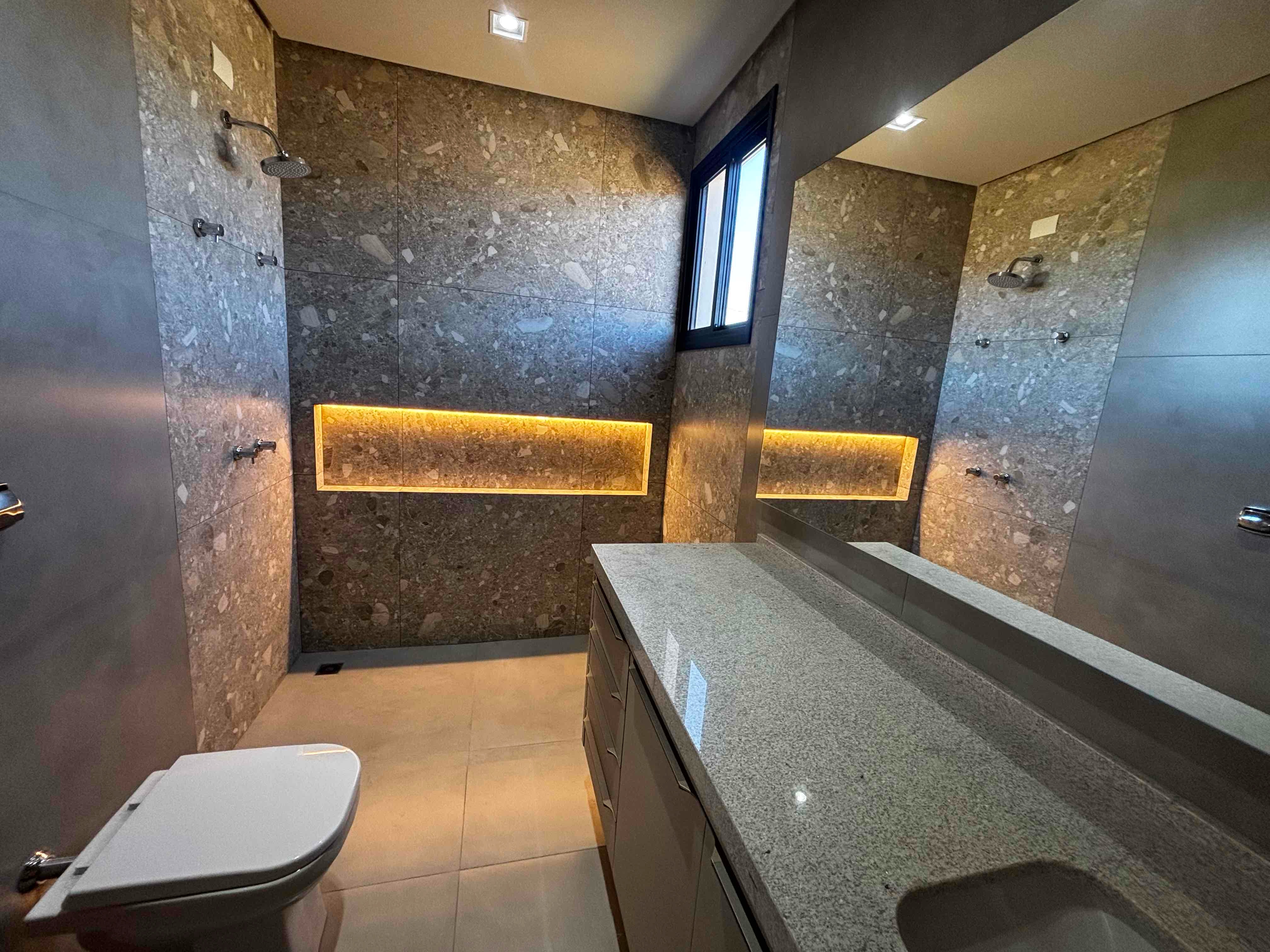 CASA NOVA A VENDA, CONDOMINIO ECOVILLAS DO LAGO, 3 QUARTOS, 1 SUÍTE, PISCINA AQUECIDA