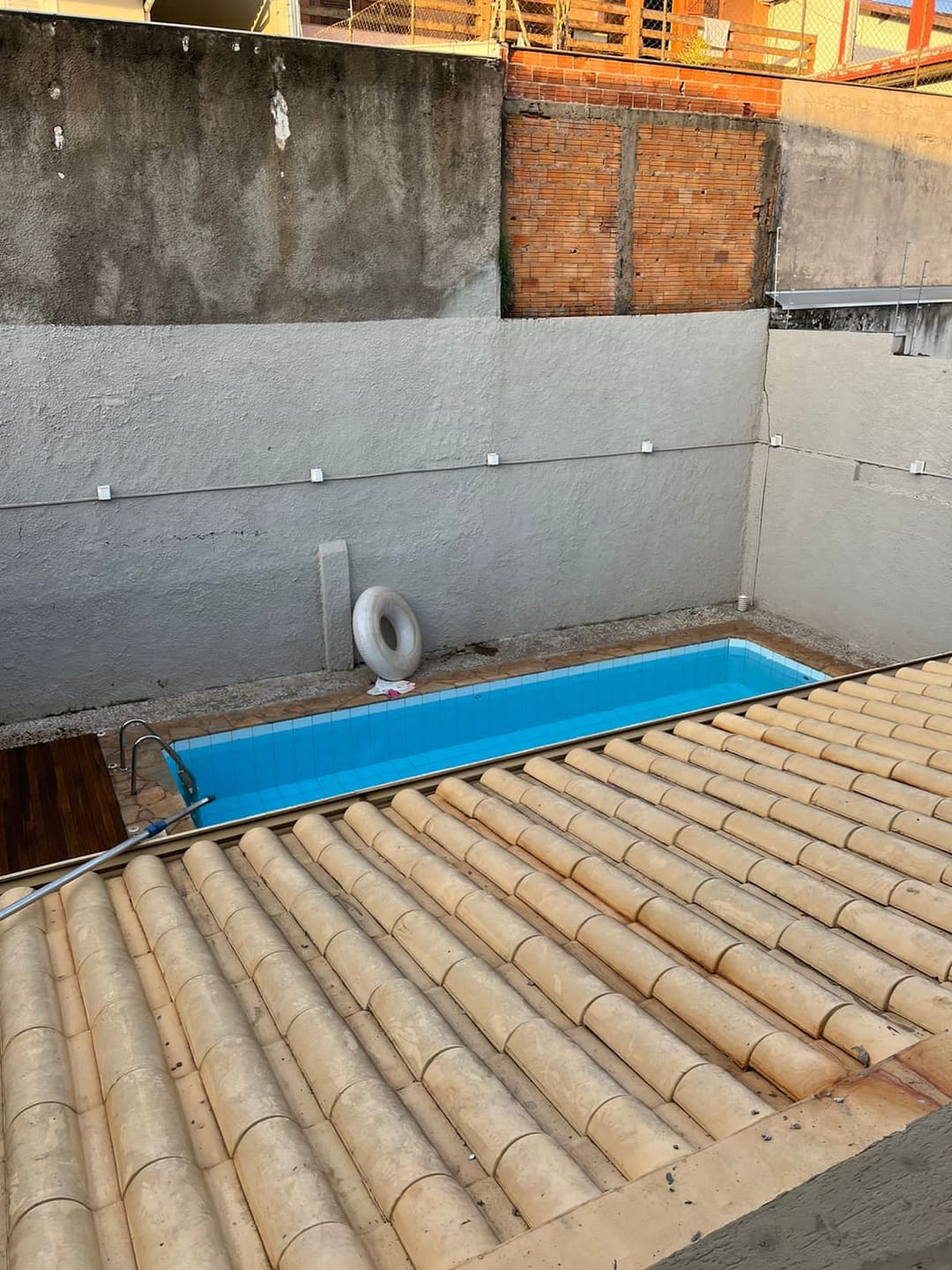 Casa Residencial ou Comercial de 400 m² para venda, 05 quartos (sendo 2 suítes) piscina, de frente para o lago Igapó 1 -Bairro Canaã, Londrina, P