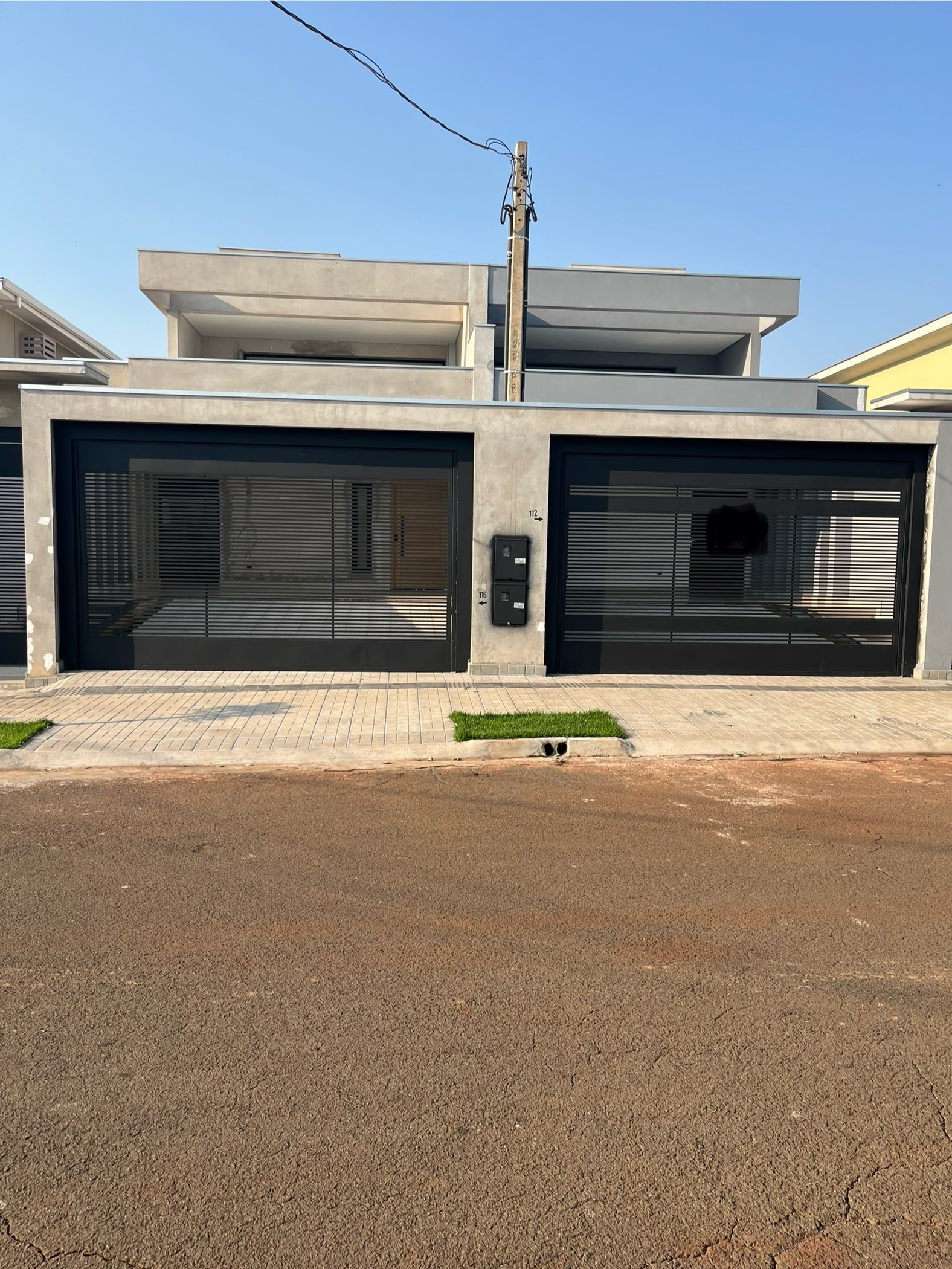 Casa  alto padrão,  à Venda, 140m², 3 dormitórios, 1 suíte próximo ao Aeroporto - Dom Pedro, Londrina, PR