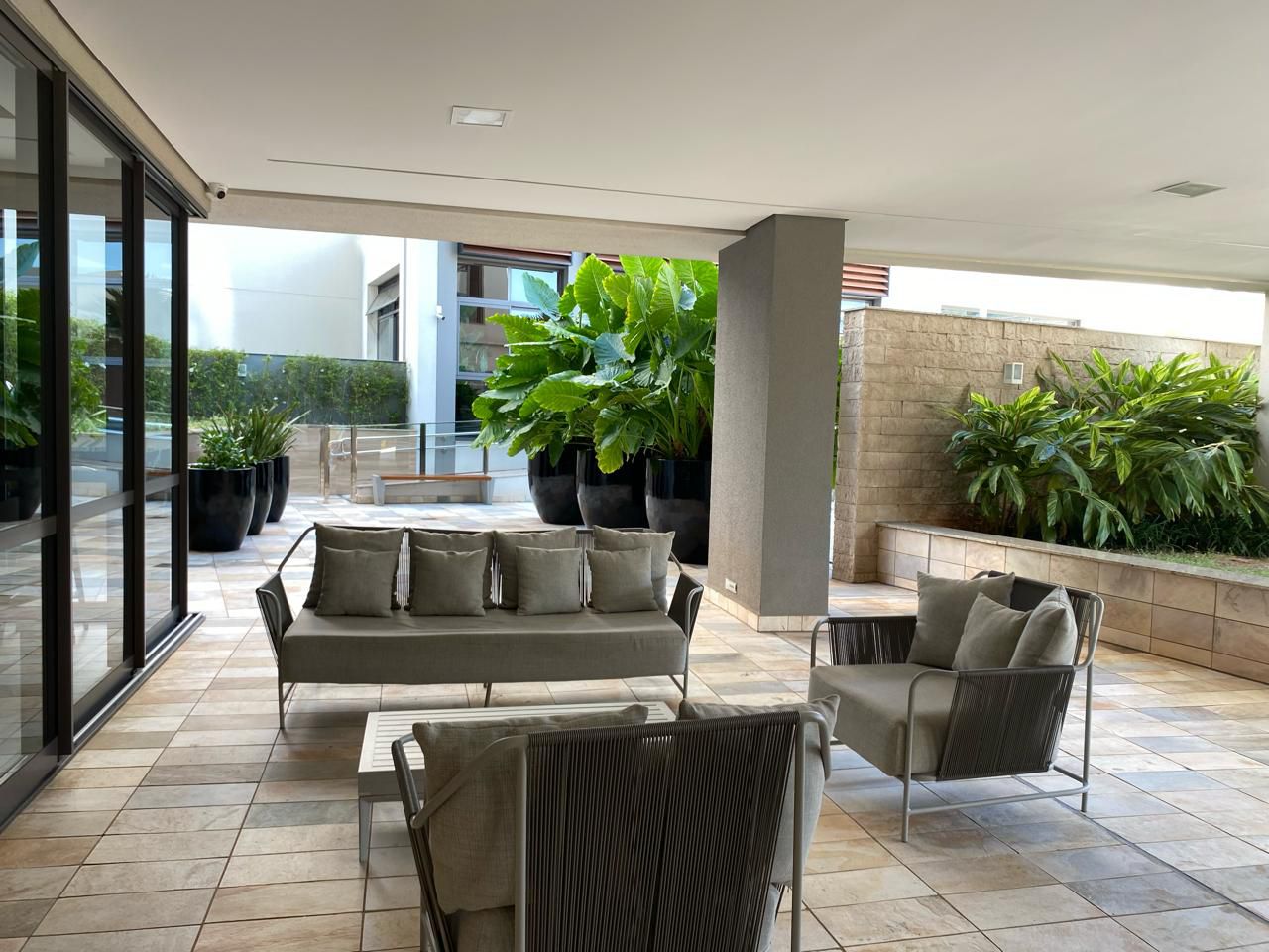 Apartamento à venda, Edifício Grand Palais,  216m² úteis, 3 suítes, sacada c/ skinglas, elevador privativo, 3 vagas , andar alto -Gleba Palhano- 