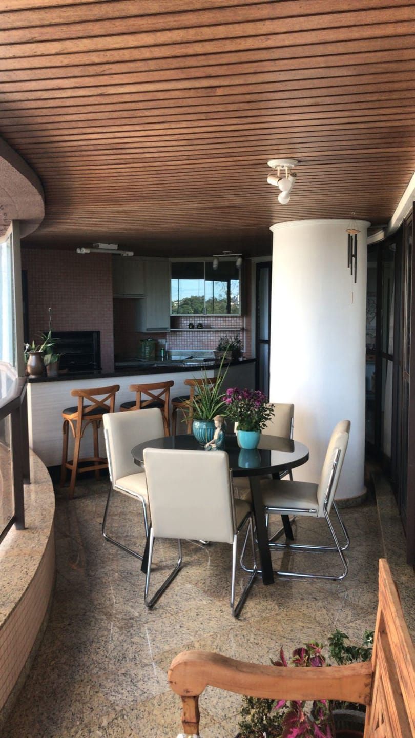 Apartamento à venda, Edifício London Lake, 263m² úteis, 2 suítes, ampla varanda com churrasqueira, 3 vagas - Caiçaras, Londrina, PR