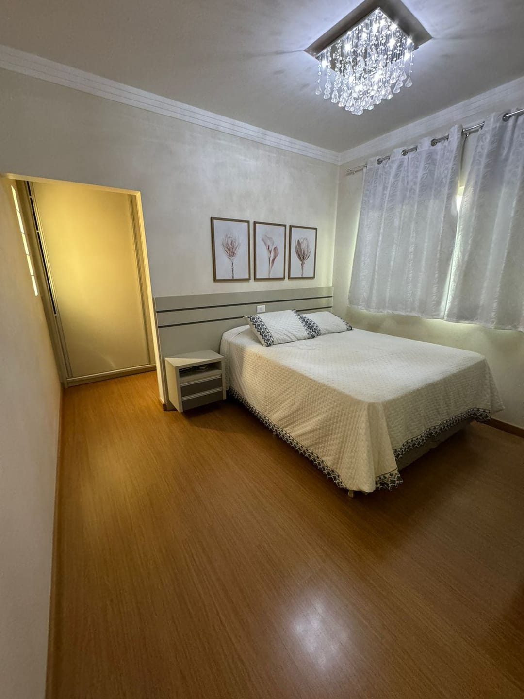 Casa à venda, Condomínio Morada das Flores, 160m² úteis, 3 quartos sendo 1 suíte, todo planejado -  Cambé/PR