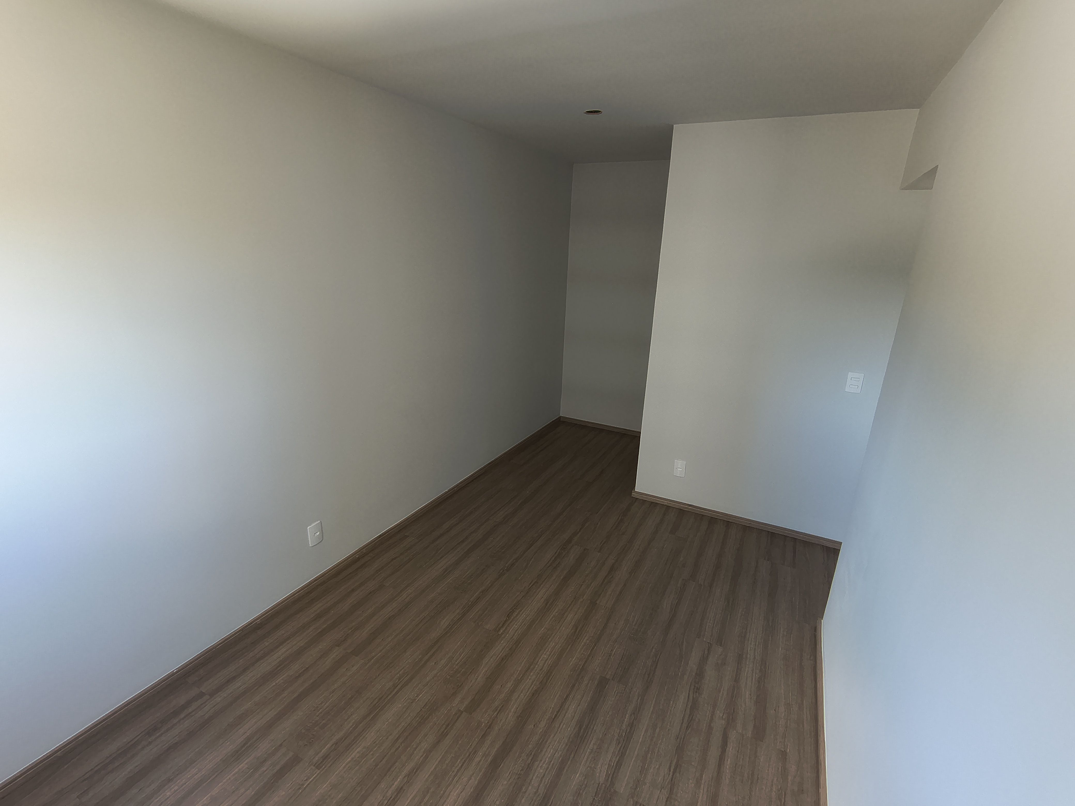 Apartamento à venda, Edifício carmel, 64M² úteis, 2 sendo 1 suíte, Sala estendida, Gleba Palhano,  Londrina - Pr