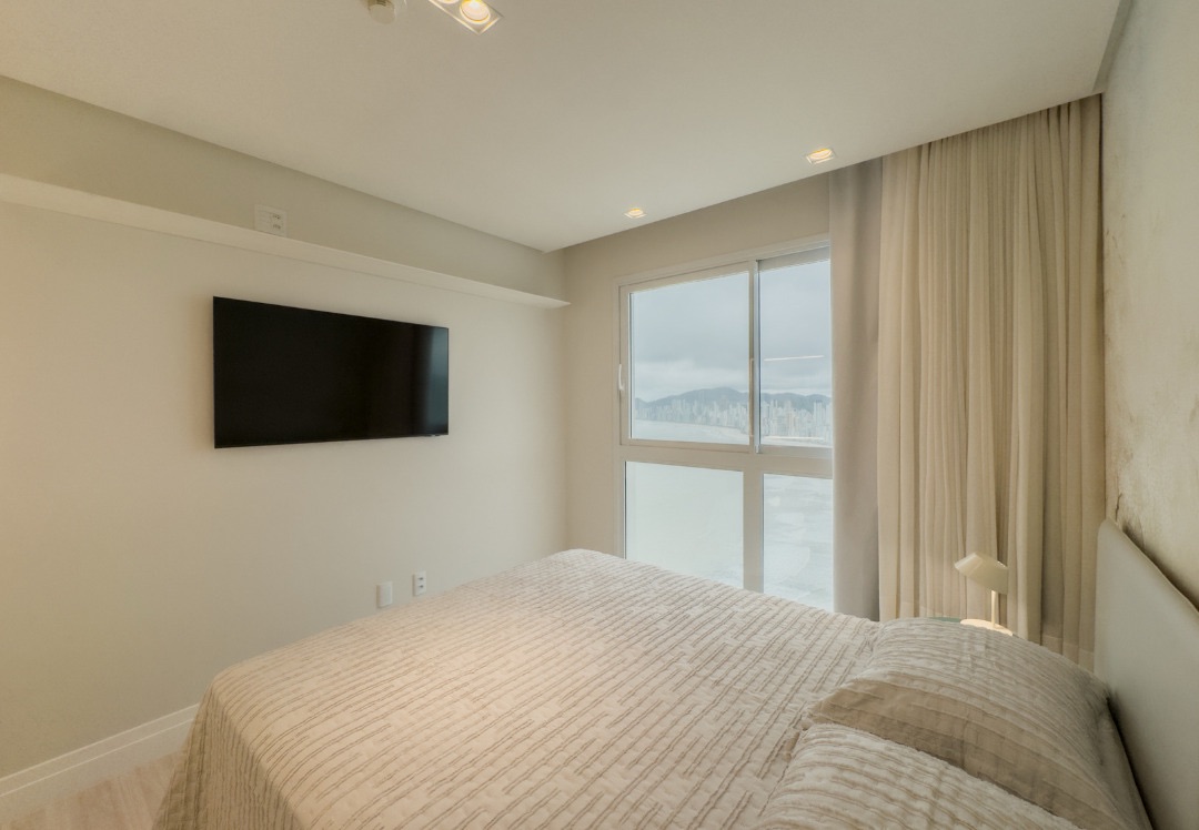 Apartamento à venda vista mar - Edifício Infinity Coast, 164m² úteis, 3 suítes, andar alto, 3 vagas  -  Pioneiros, Balneário Camboriú, SC