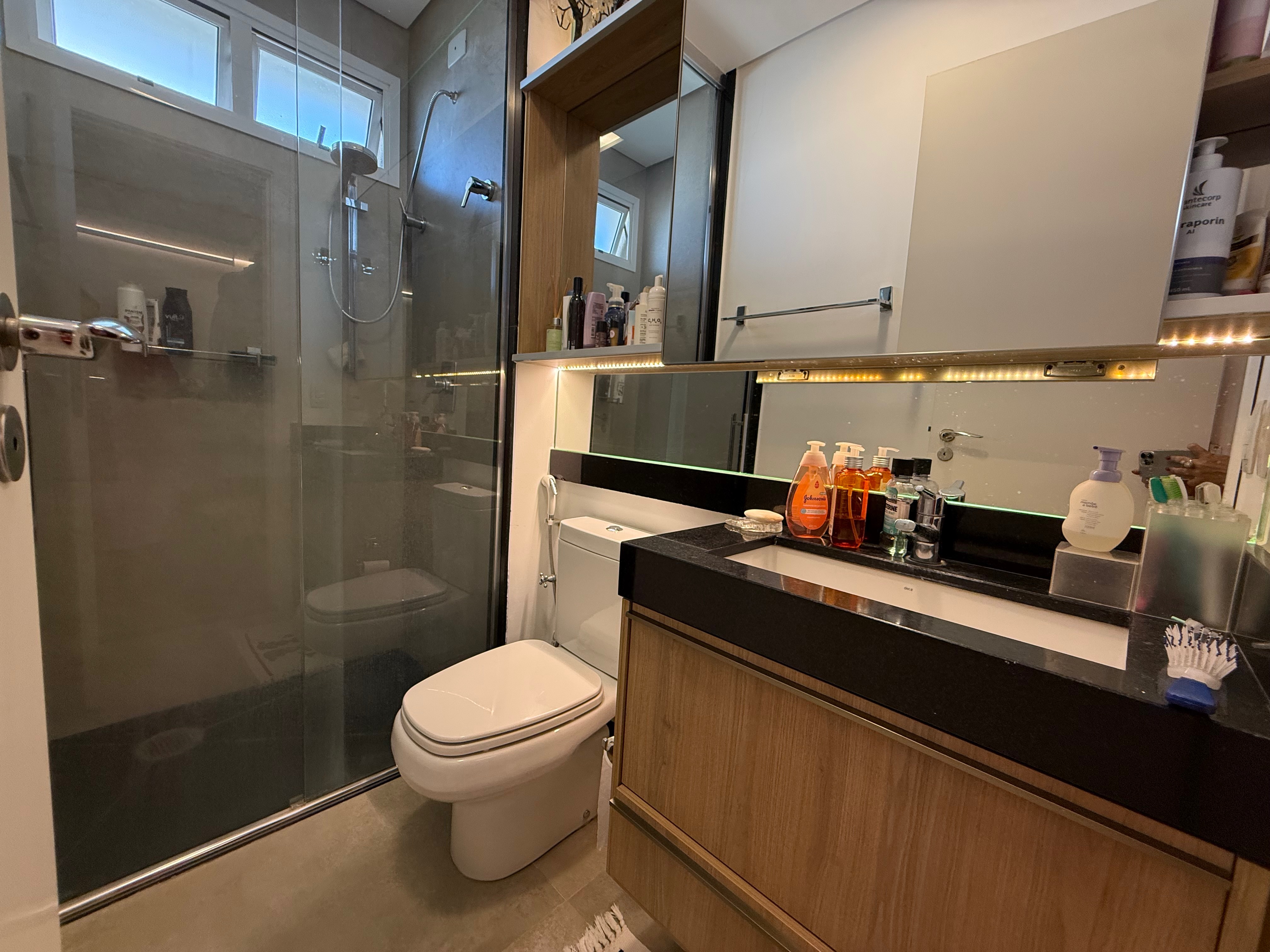 Apartamento à Venda,Porteira fechada, 245m² Privativo aceita permuta, Contém 4 suítes,3 vagas Garagem Gleba Palhano, Londrina, PR