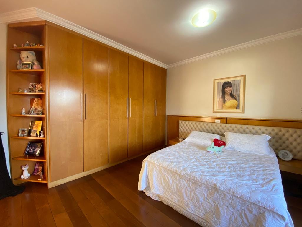 Sobrado à venda, 574m² úteis, 4 suítes com banheira e sacada, piscina, sauna,  estuda permuta- Jardim Itatiaia 1, Londrina, PR