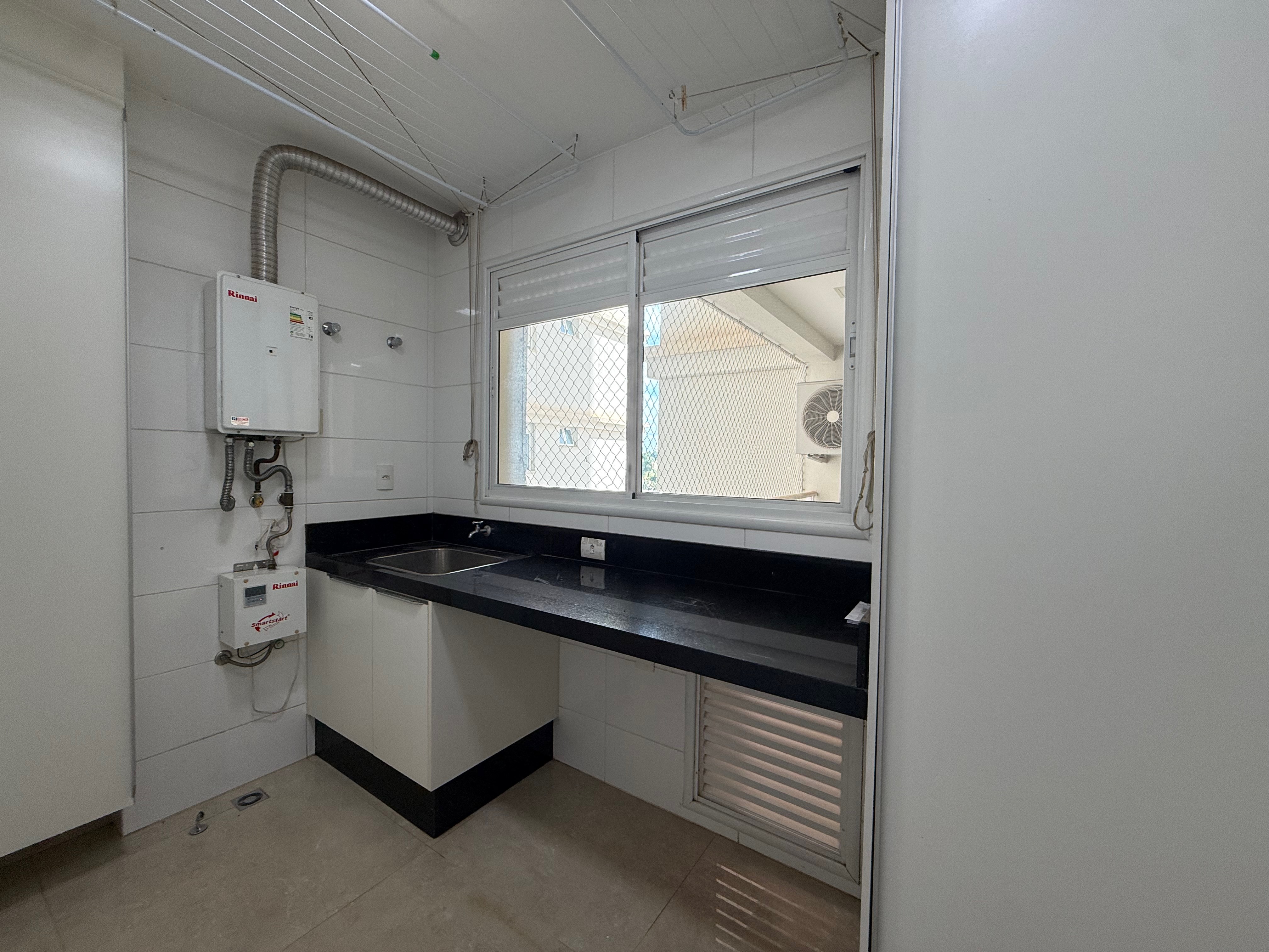 Apartamento à venda, Edifício Le Blanc, 236m² úteis, 3 suítes, 4 vagas, elevador privativo, ampla varanda gourmet - Gleba Palhano, Londrina, PR