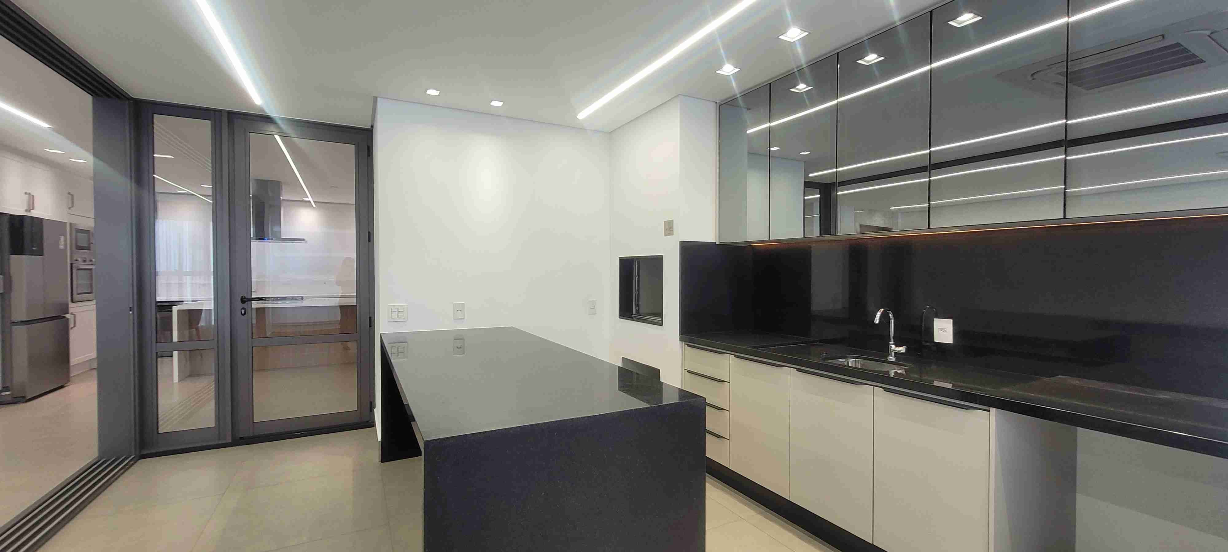 Apartamento para locação no Edifício Epic, 3 Suites, andar alto, Semi mobiliado , 2 vagas- Gleba Palhano-PR