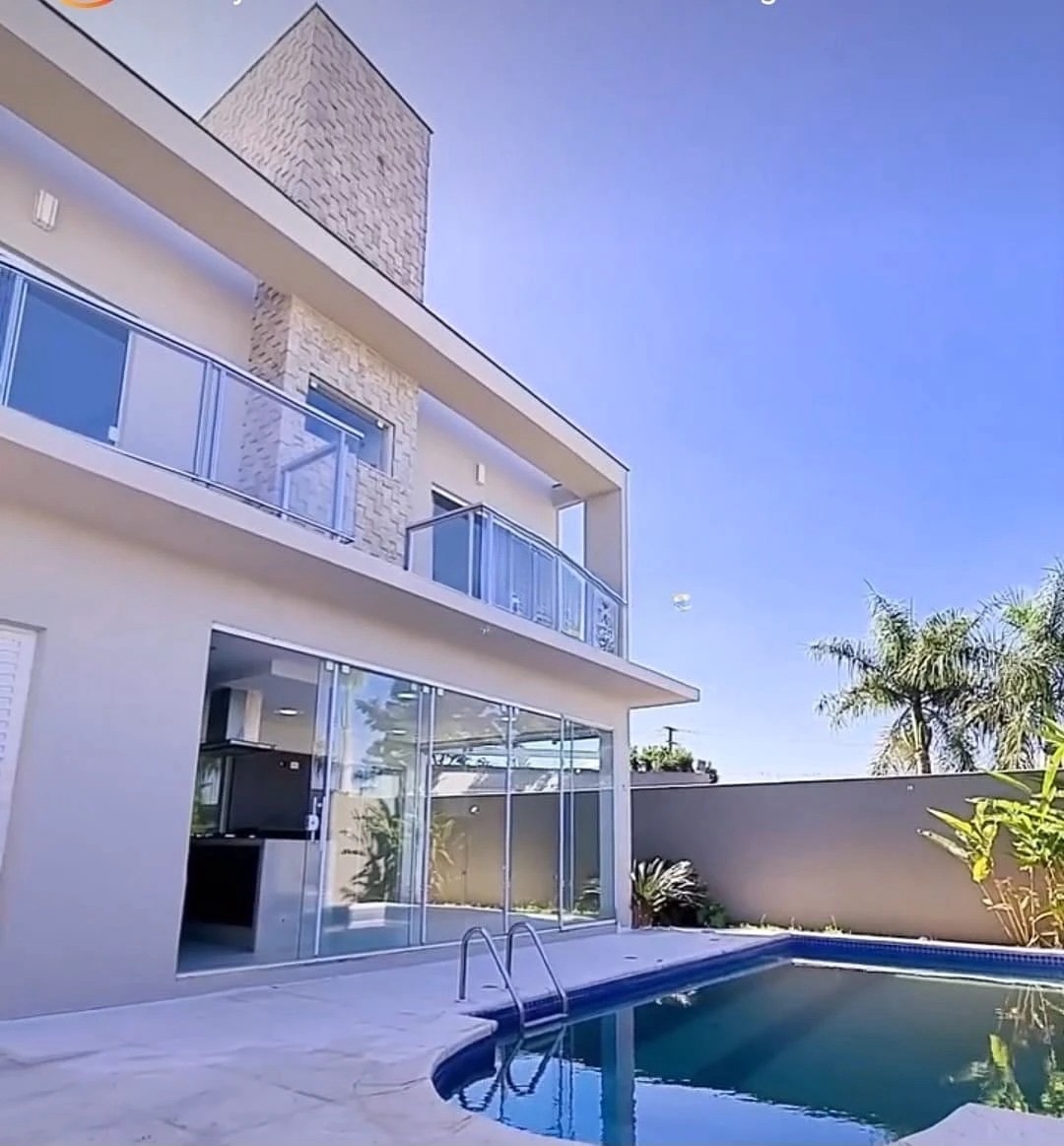 Sobrado à venda, Condomínio Royal Forest, 220m² úteis, 3 suítes, piscina, quintal, 4 vagas - Esperança, Londrina, PR