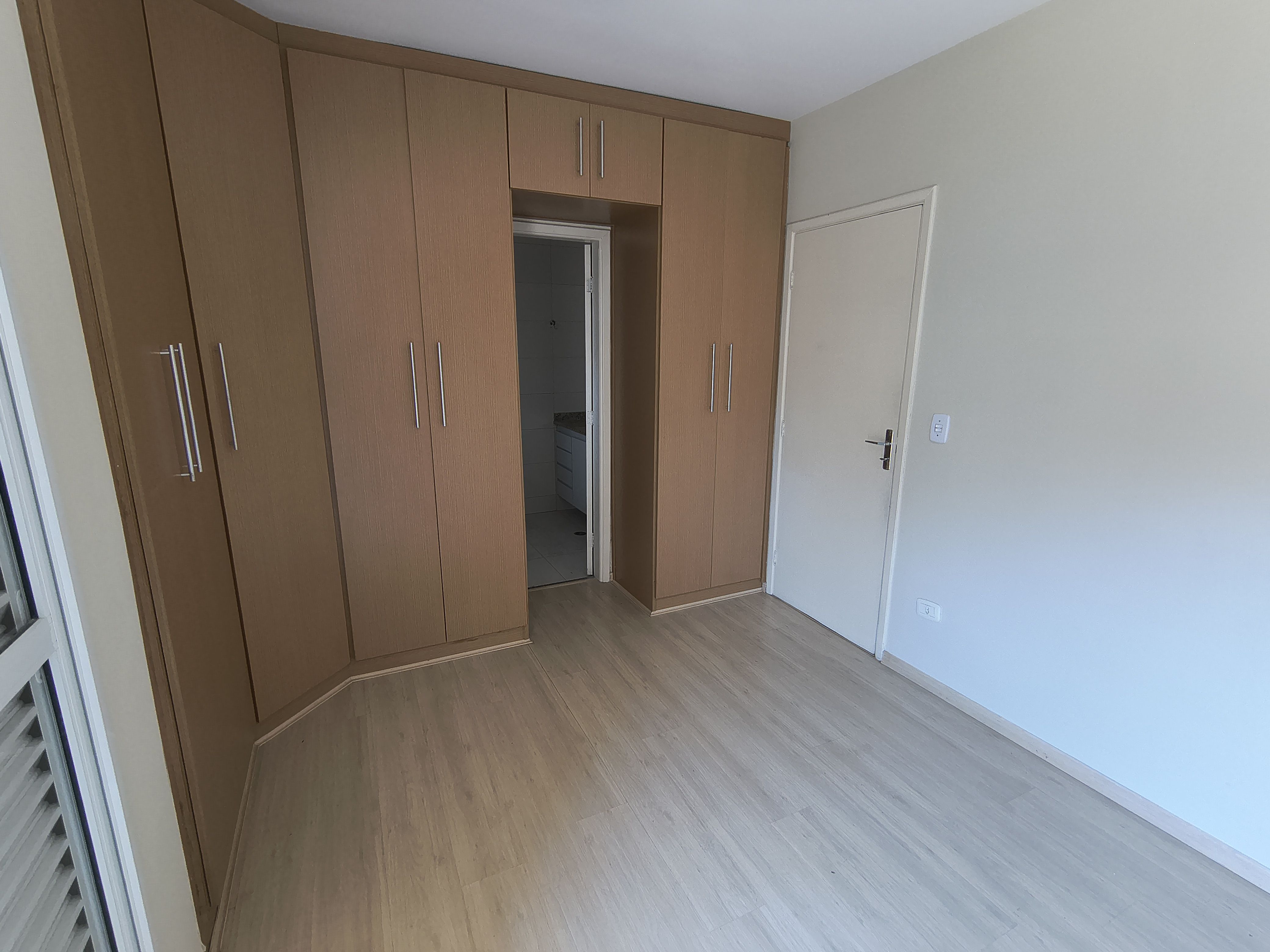 Casa à venda, 3 quartos 1 suíte, 3 vagas, 107M² úiteis, área gourmet, Planejados na suíte,Parque Jamaica, Londrina-PR