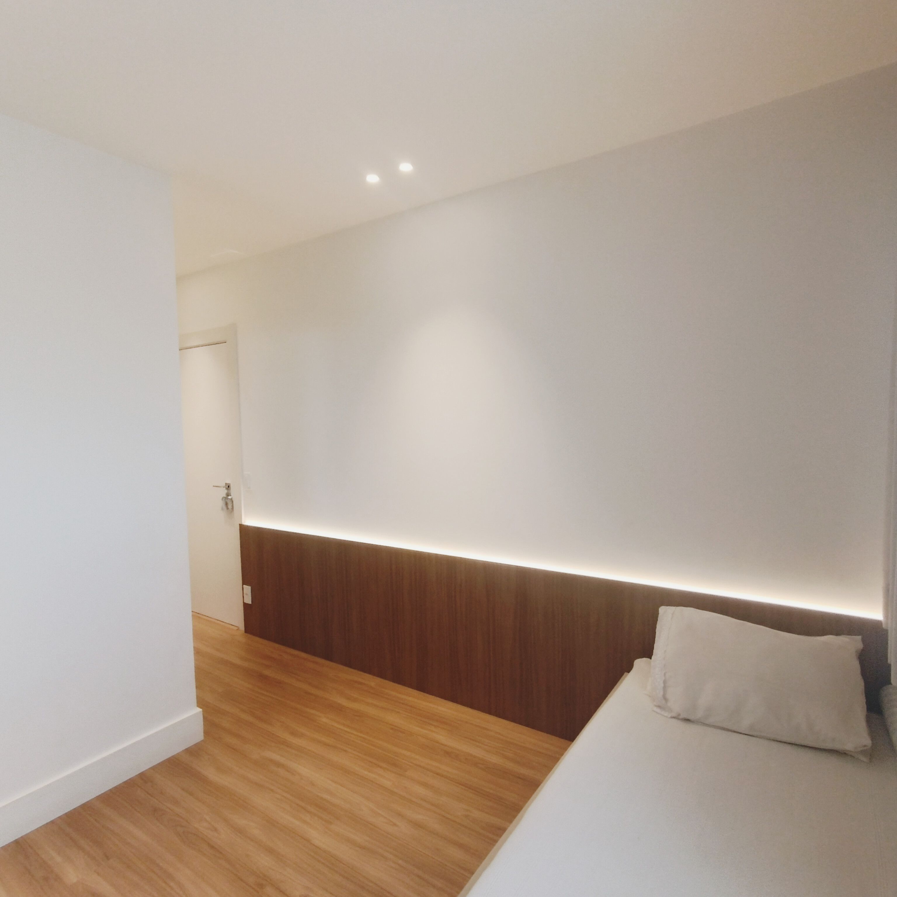 Apartamento à Venda, Ed Grand Palais, 3 suítes , completo em móveis planejados, andar alto- Gleba Fazenda Palhano, Londrina, PR