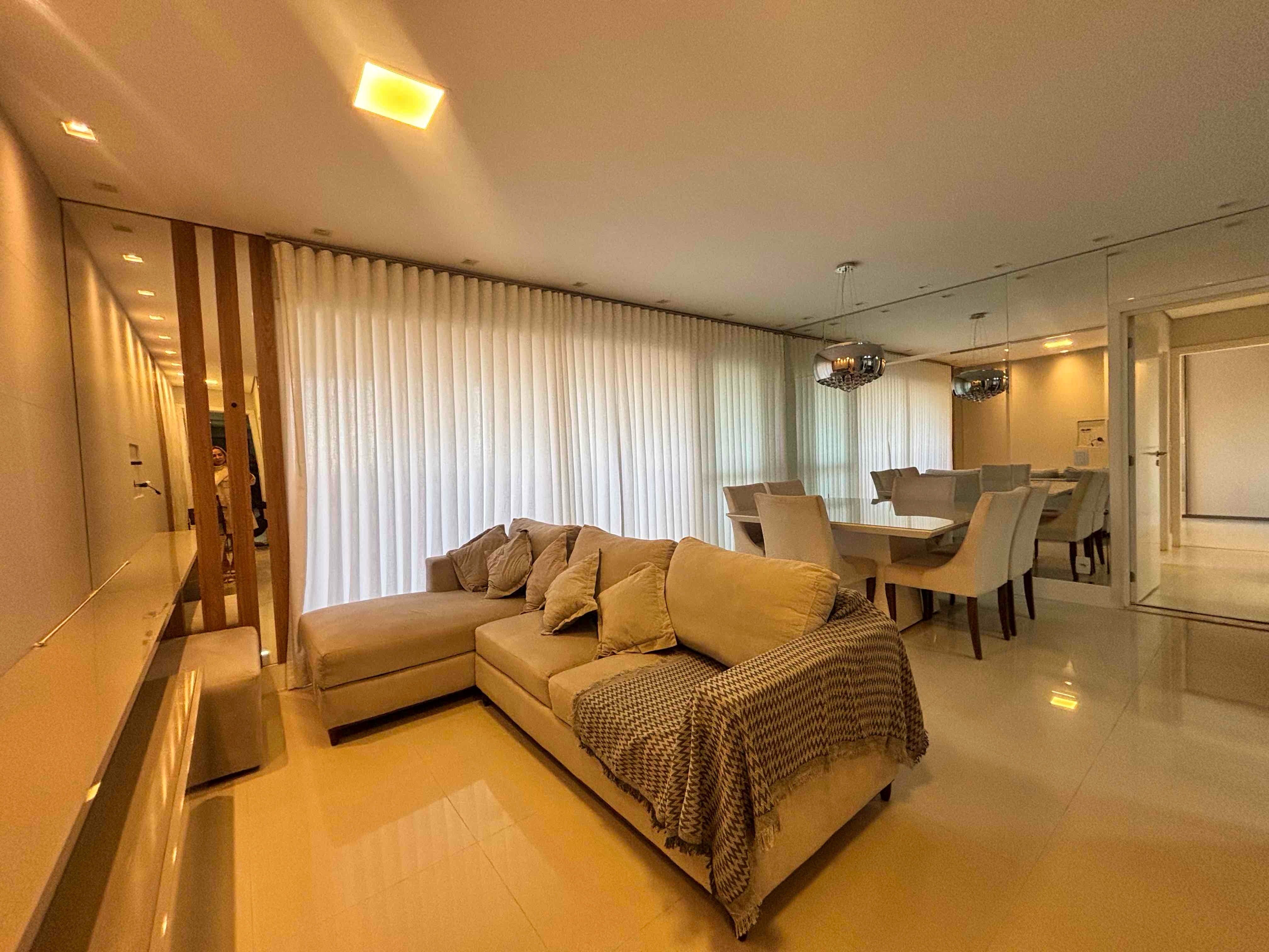 Apartamento  à Venda, Edifício Kensington, 108m² úteis, 3 quartos sendo 1 suíte, planejado, andar alto -  Santa Rosa, Londrina, PR