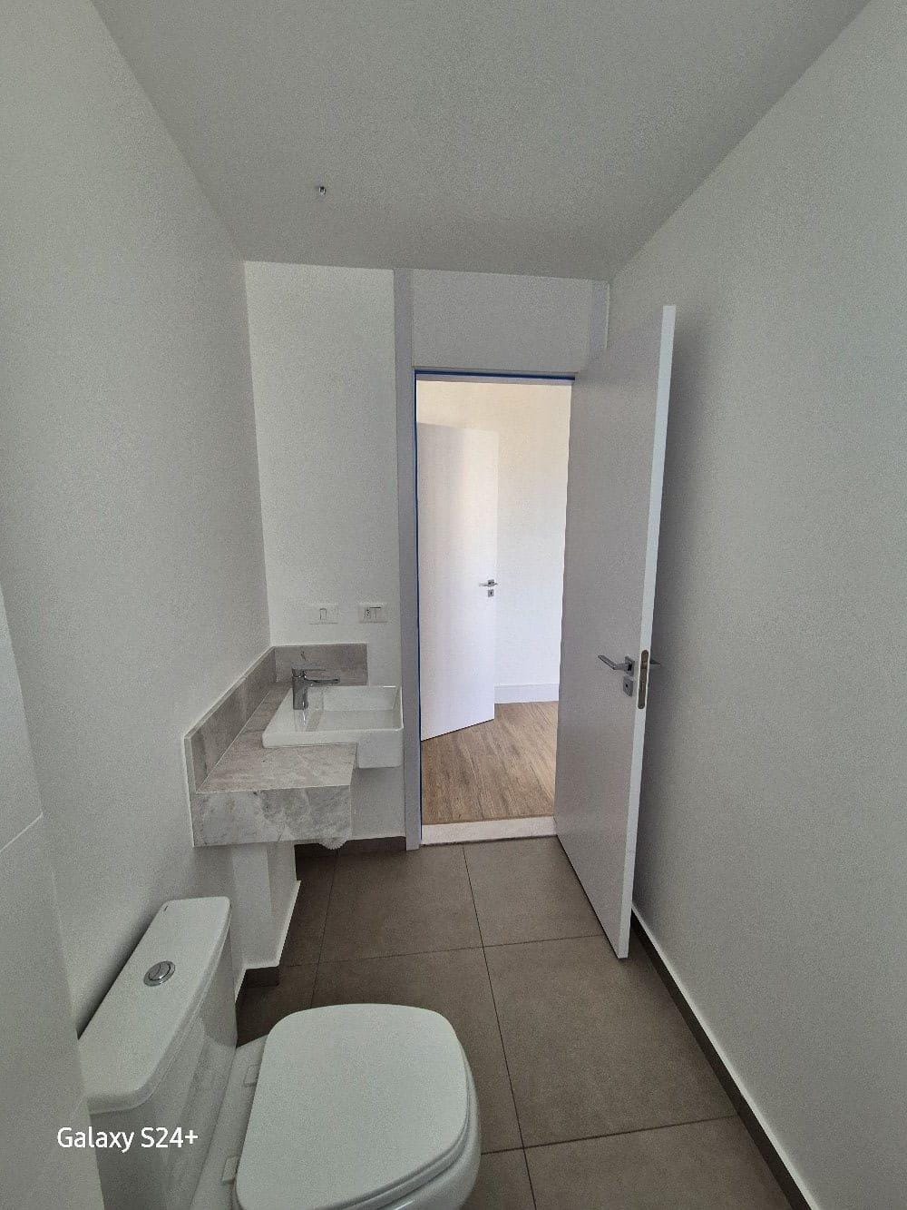 Apartamento à venda, Edifício  Lumini 181m², 3 amplas suítes, 3 vagas, elevador privativo, andar alto- Gleba Palhano, Londrina/PR