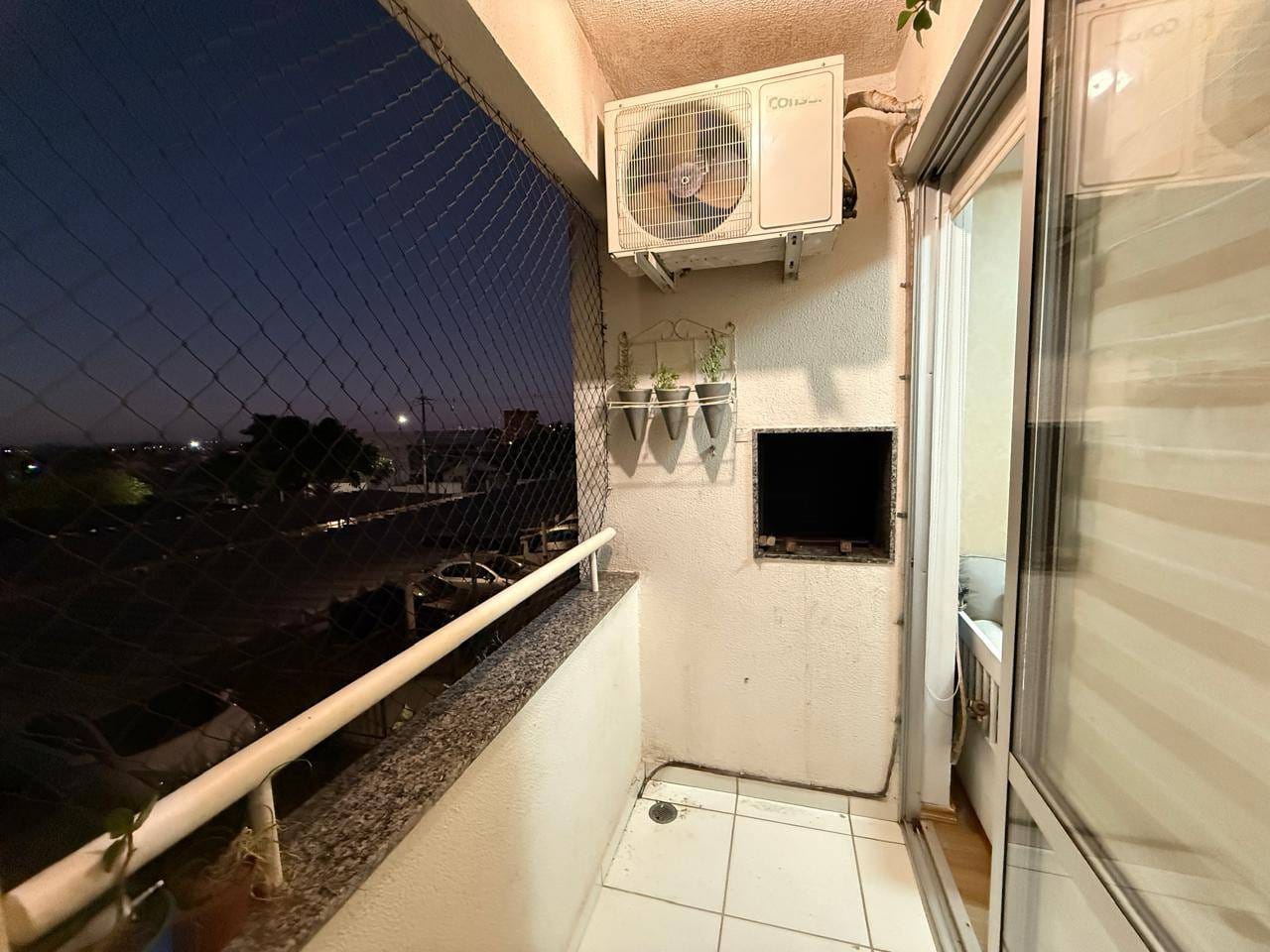 Apartamento à venda, Ed. Marco dos Pioneiros  2 Dorm, Mobiliado, Sacada c/ Churrasqueira, Andar Alto, Jard. Morumbi, Londrina, PR