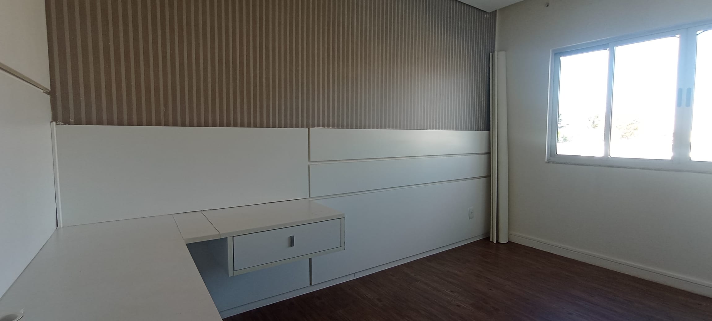 Casa  à Venda, Condomínio Royal Forest, 271m² úteis, 4 quartos sendo 2 suítes -  Esperança - Londrina PR
