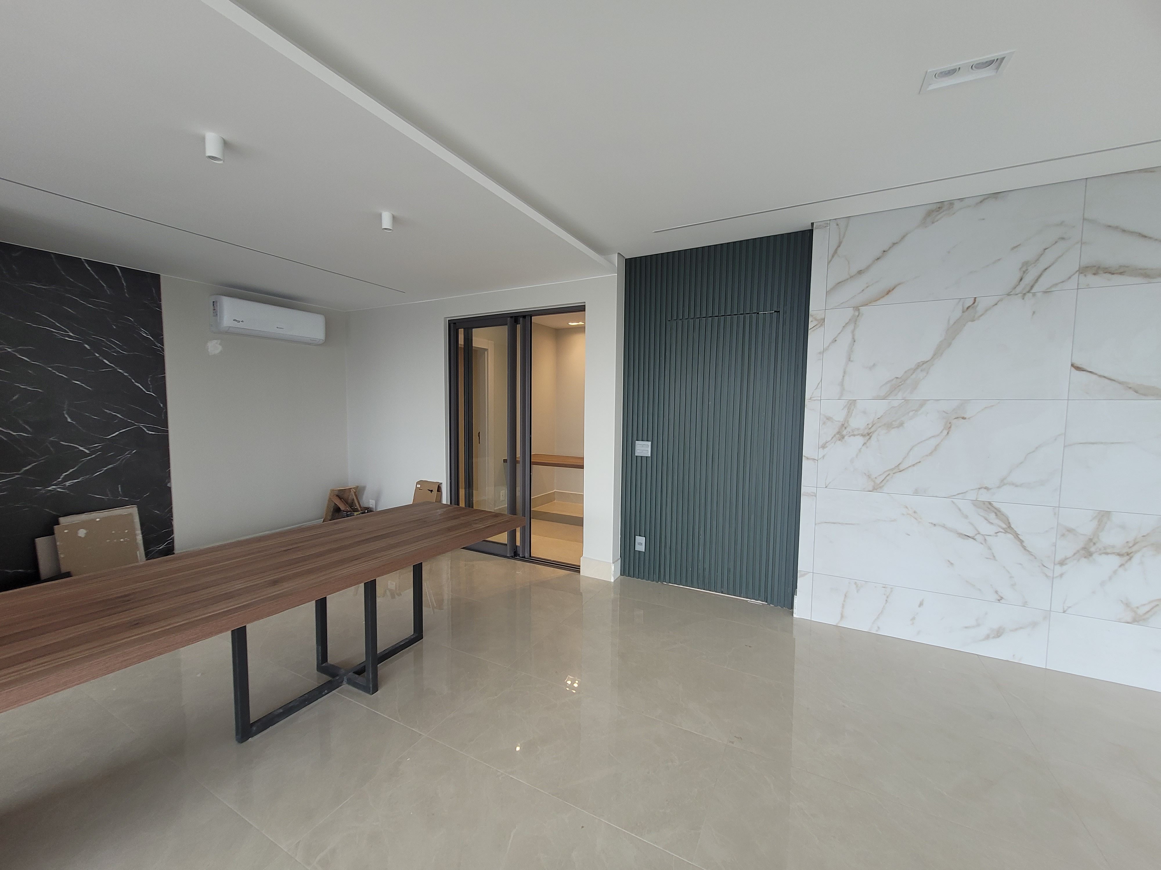 Apartamento a venda, Edifício Grand Palais, 216m² úteis, planejado, andar alto, Gleba Fazenda Palhano -Londrina, PR
