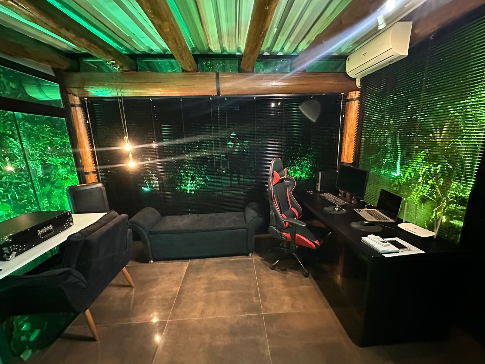 Chácara à venda , 5mil m²- com casa sendo sala, cozinha , 2 suítes, portaria Pioneiros - Condomínio Itaúna - Ibiporã Pr