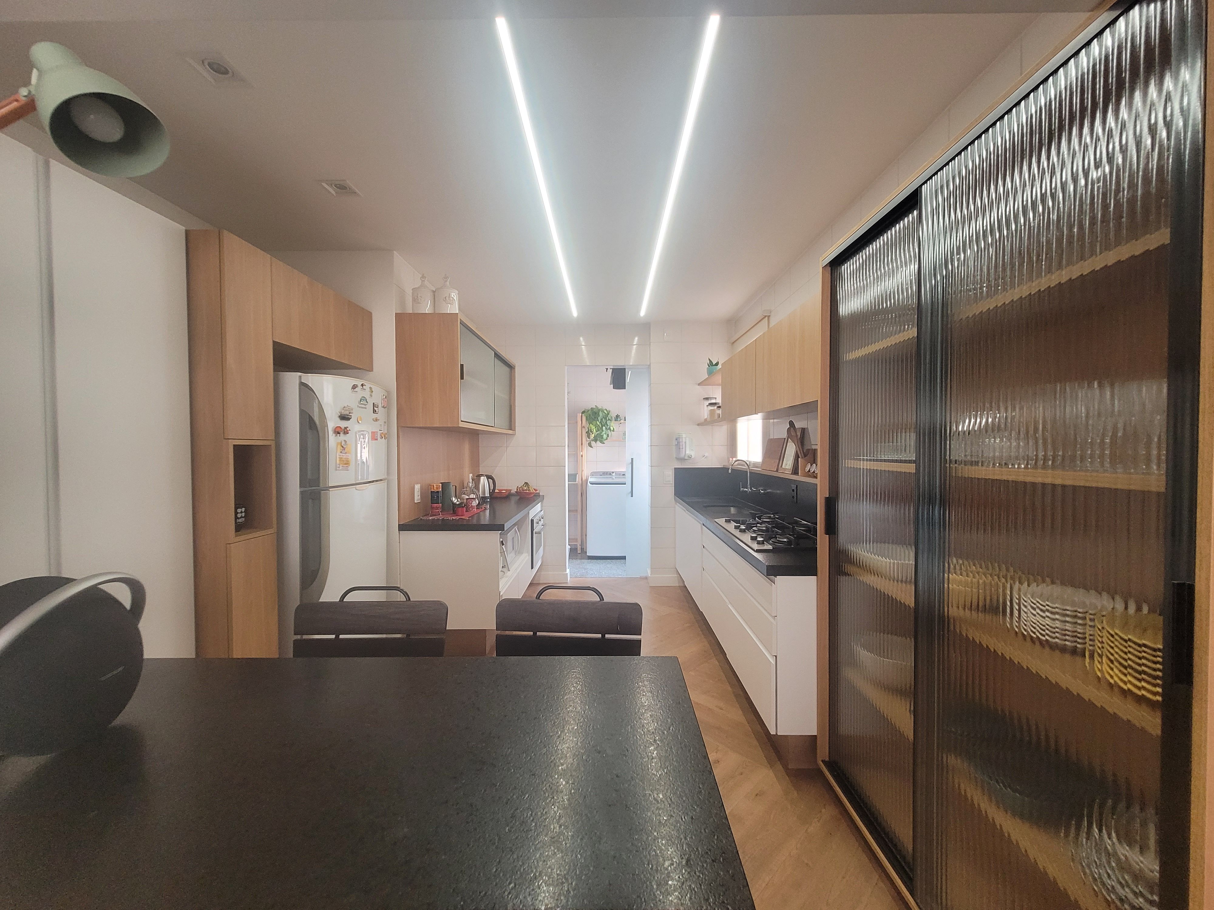 Apartamento à venda, no Edifício Le Corbusier, 122m², 3 quartos, 2 vagas de garagem, andar alto, sacada com churrasqueira, Gleba Palhano - Londri