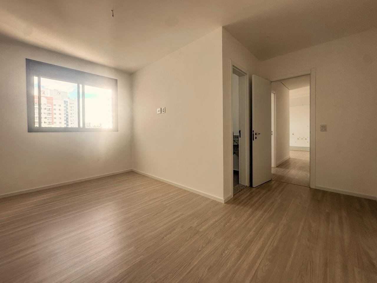 Apartamento à venda, Edifício Sense, 79m² úteis, 2 quartos (1 suíte), andar alto, ampla sacada com churrasqueira - Terra Bonita, Londrina, PR