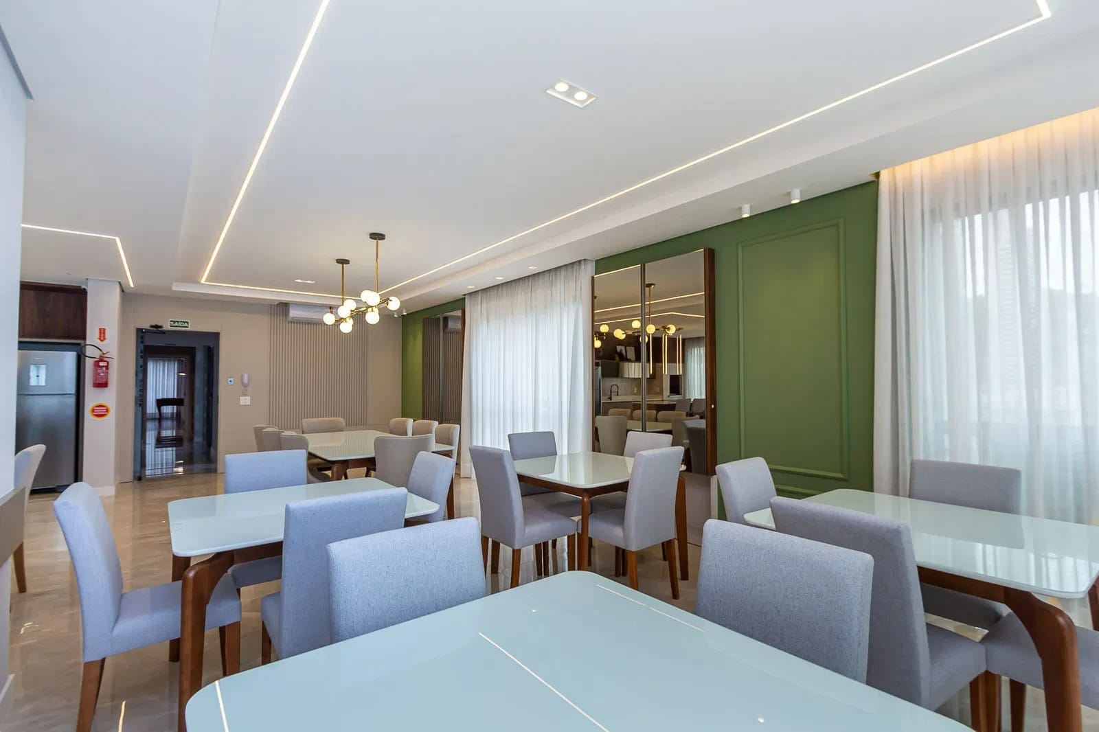 Apartamento à venda, Edifício Costa, 136m²úteis,  4 suítes, 1 Lavabo, 2 vagas, próximo a roda gigante, Pioneiros, Barra norte- Balneário Camboriú